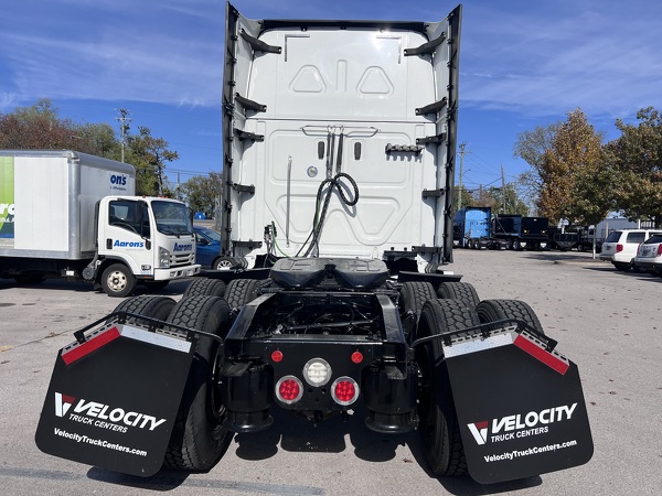 FREIGHTLINER CASCADIA 126SLP 2021