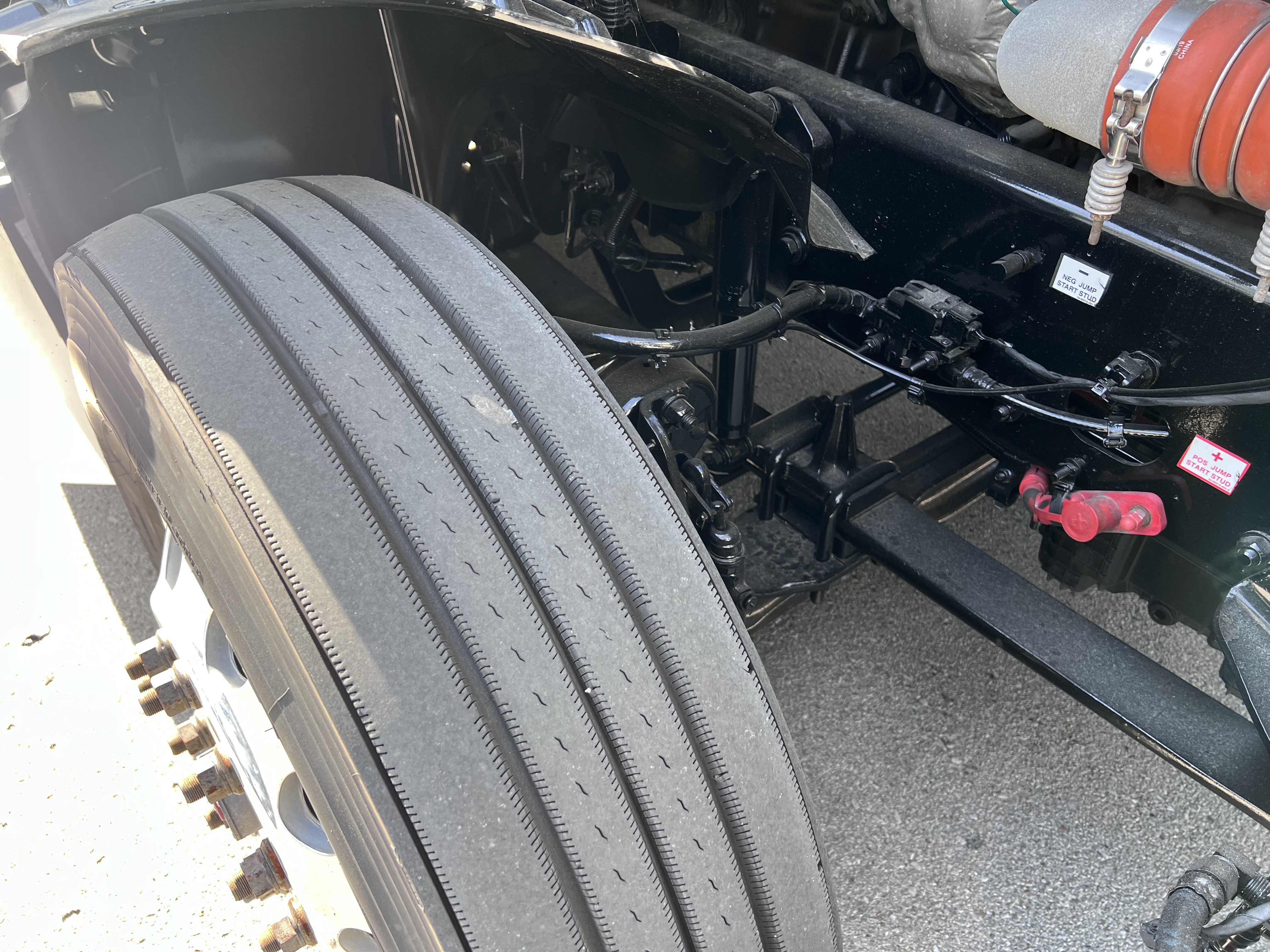 2021 FREIGHTLINER CASCADIA 126SLP - image 11