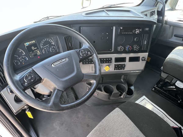 FREIGHTLINER CASCADIA 126SLP 2021