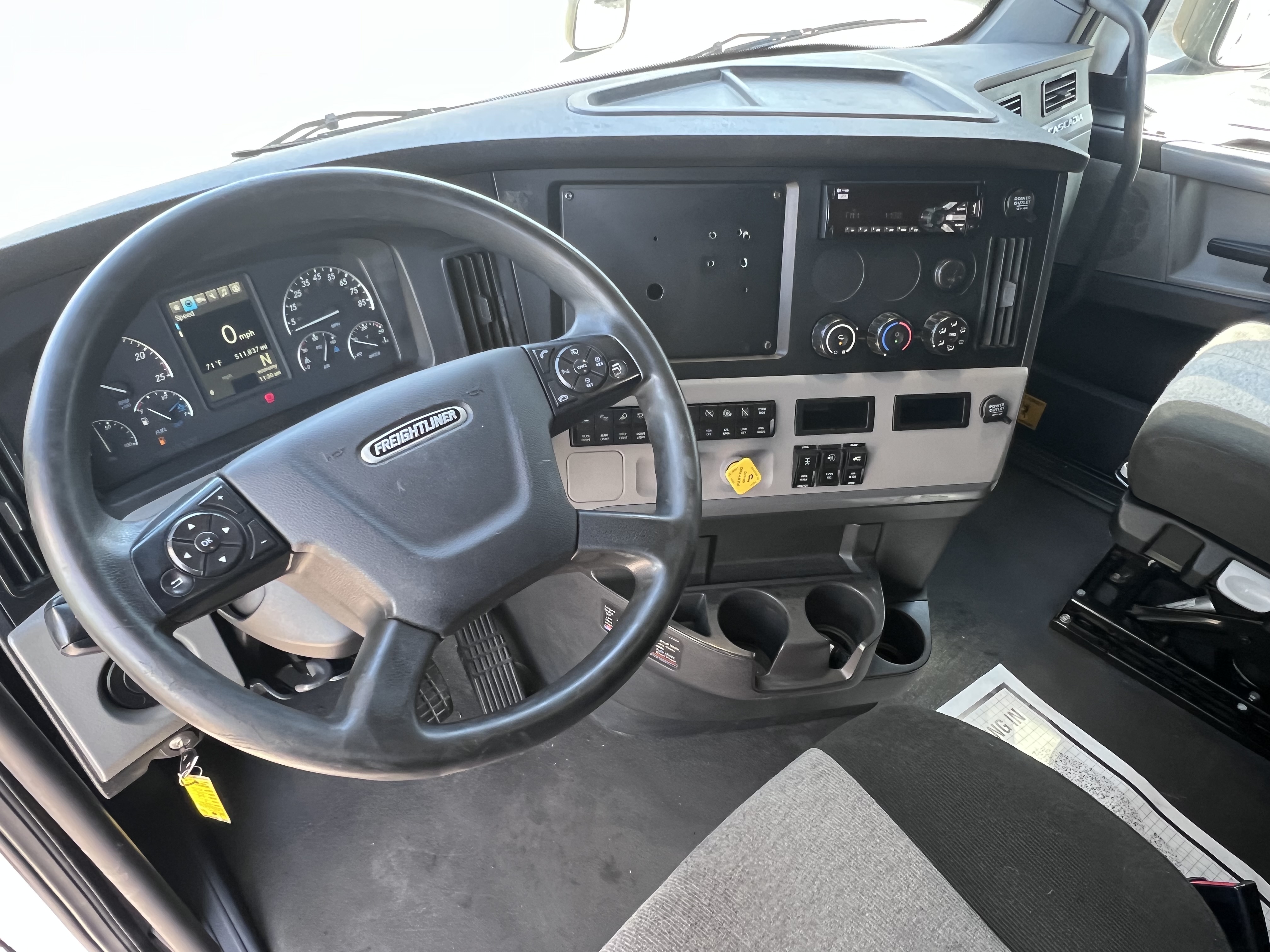 2021 FREIGHTLINER CASCADIA 126SLP - image 16