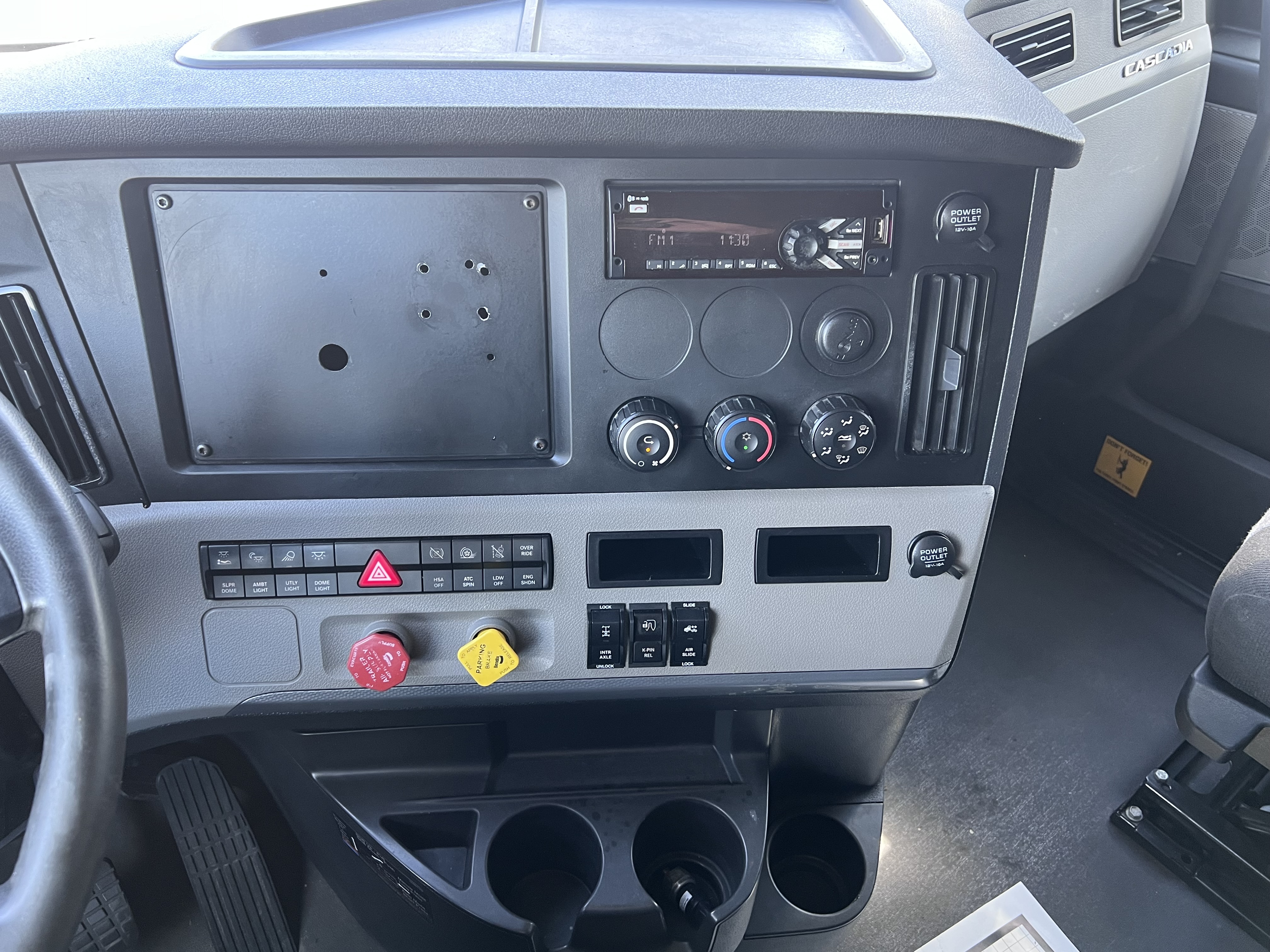 2021 FREIGHTLINER CASCADIA 126SLP - image 18