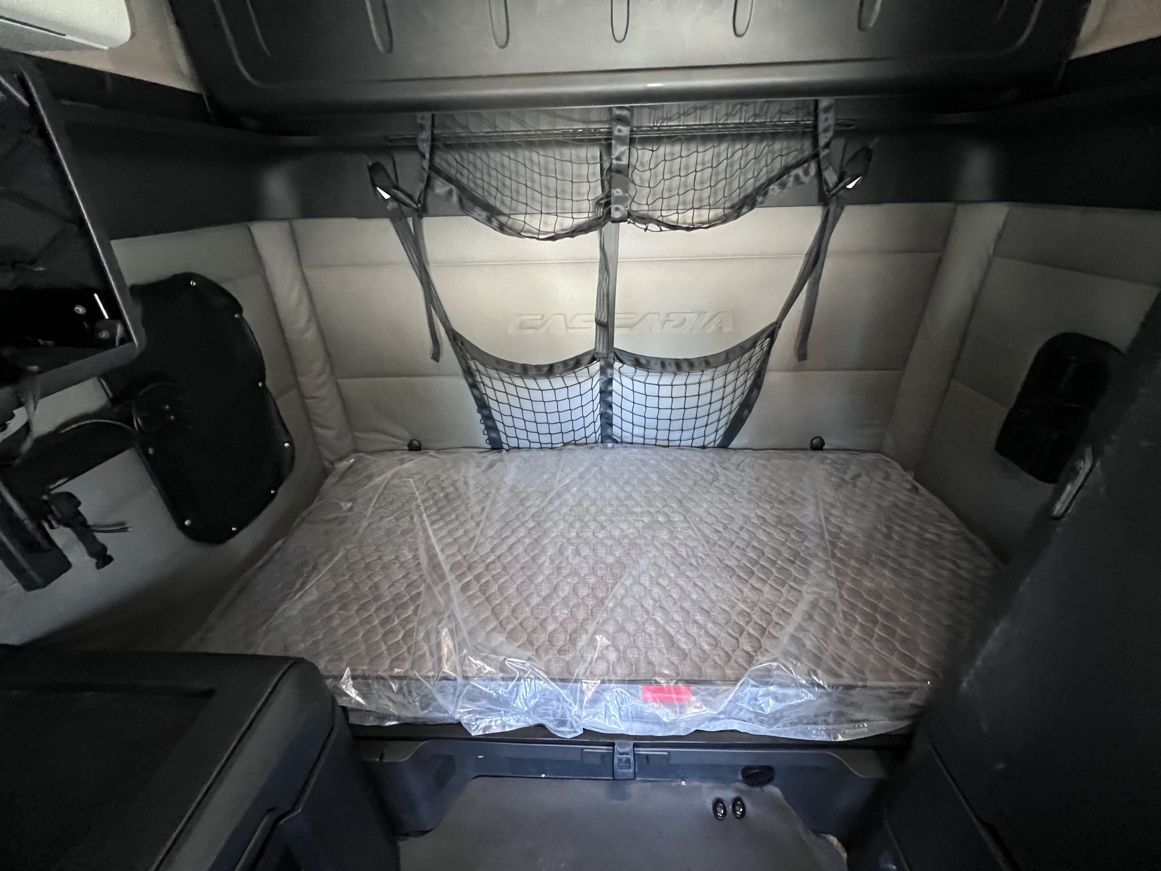 2021 FREIGHTLINER CASCADIA 126SLP - image 21