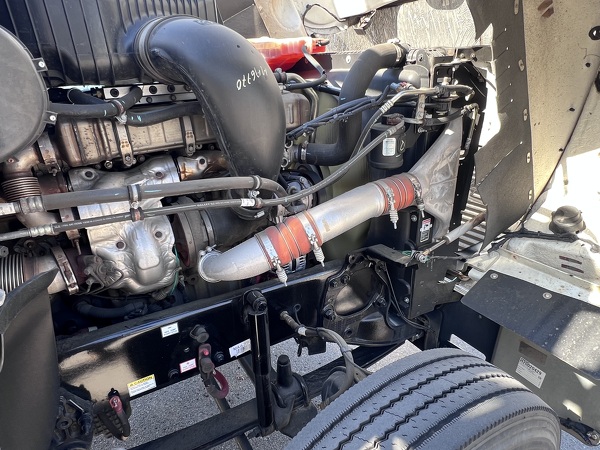 FREIGHTLINER 122SD 2021