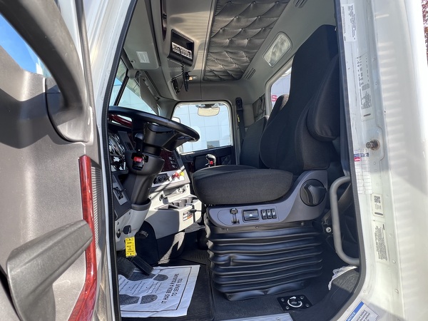 FREIGHTLINER 122SD 2021