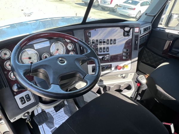 FREIGHTLINER 122SD 2021