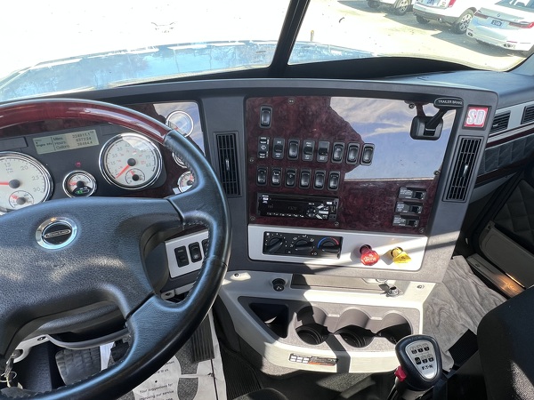 FREIGHTLINER 122SD 2021