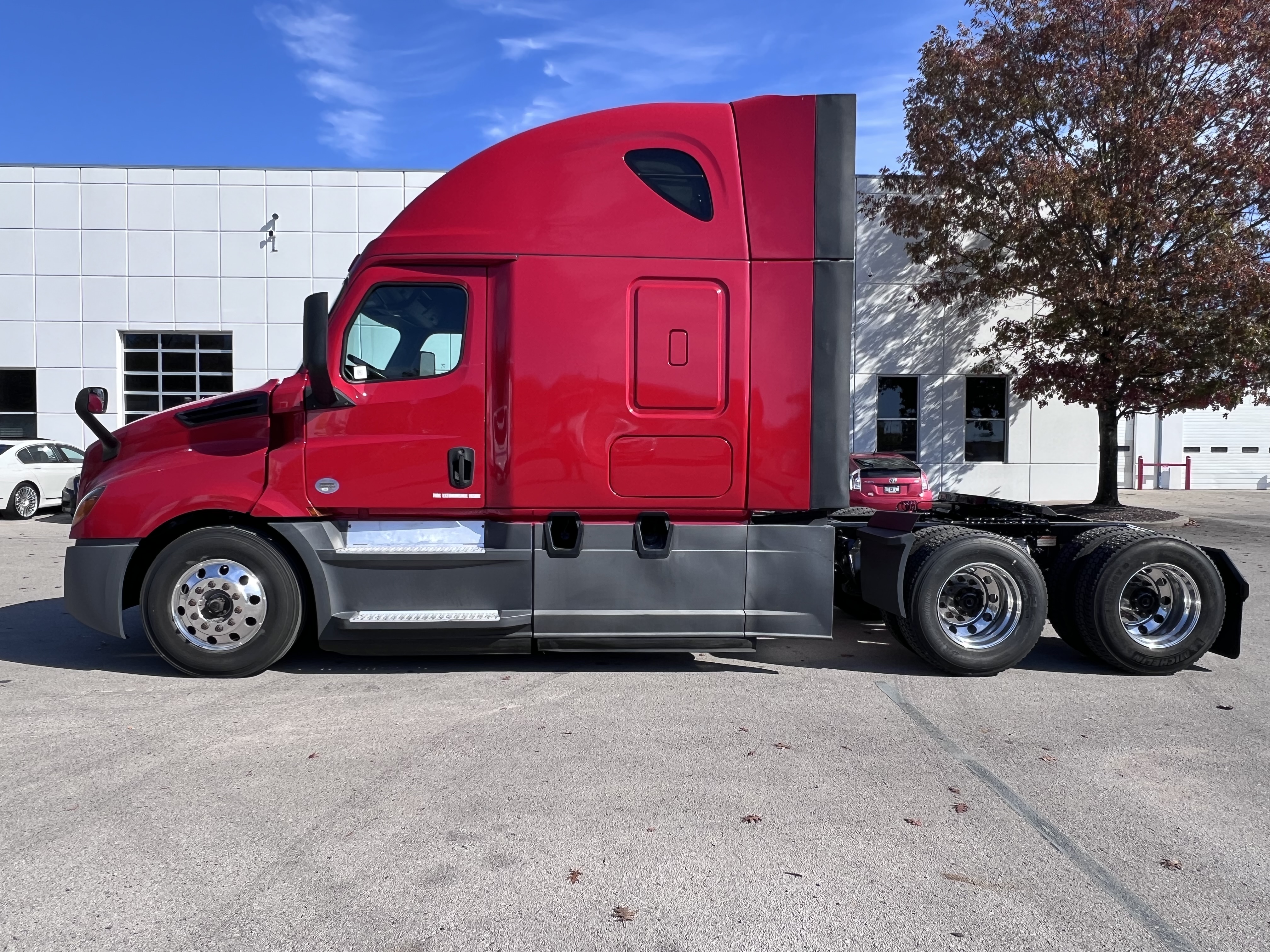 2020 FREIGHTLINER CASCADIA 126SLP - image 2