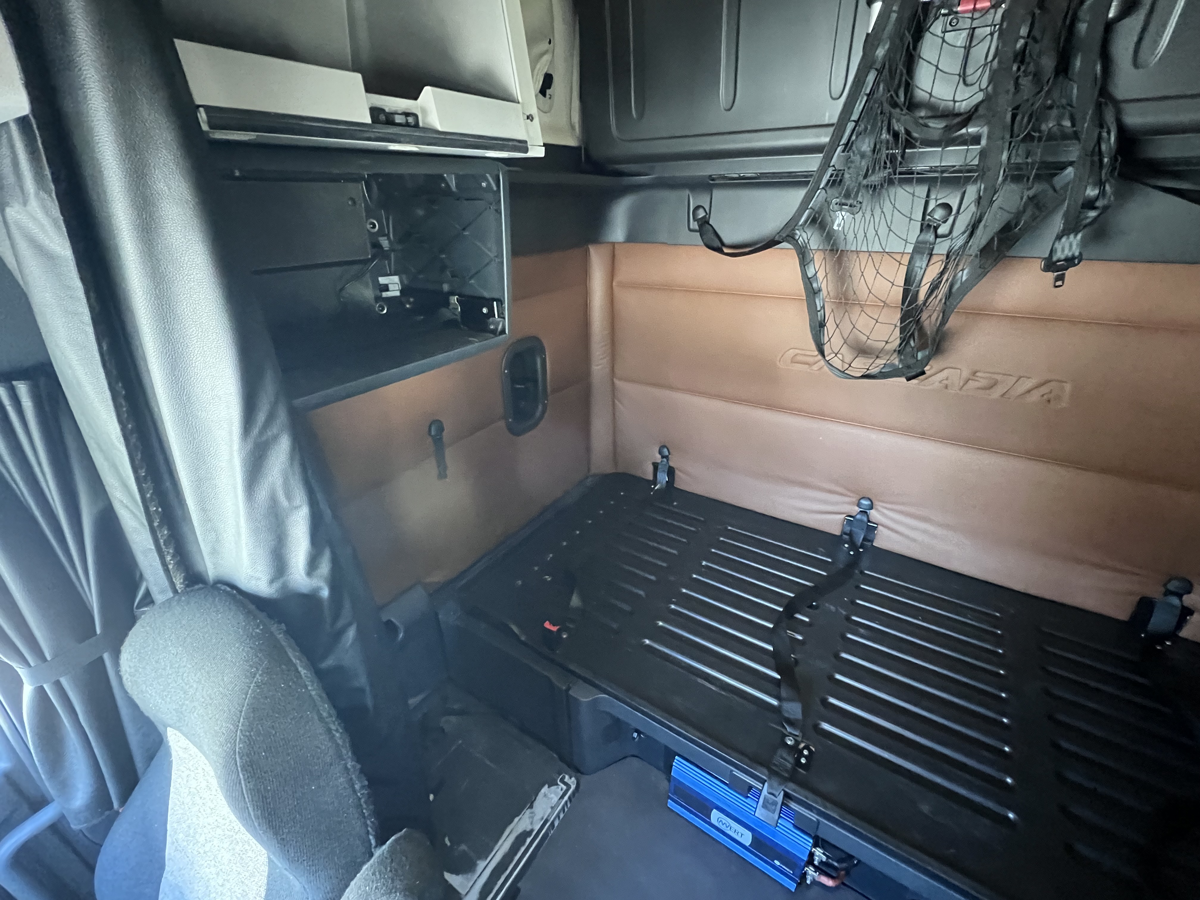 2020 FREIGHTLINER CASCADIA 126SLP - image 20