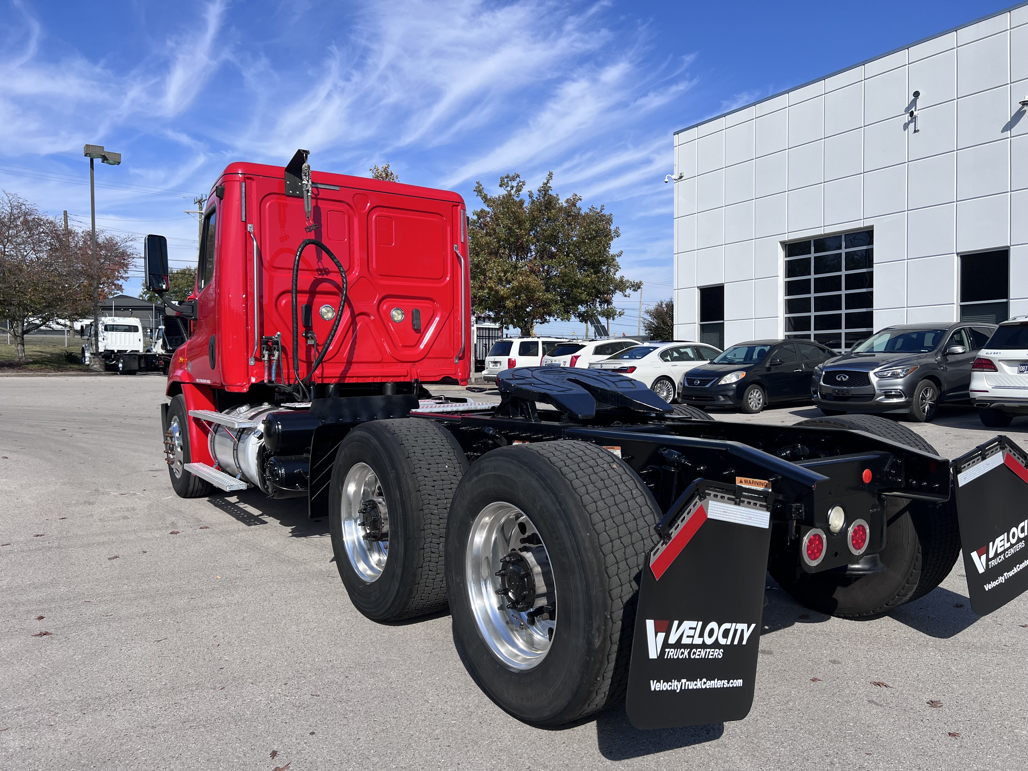 2019 FREIGHTLINER CASCADIA 113DC - image 5