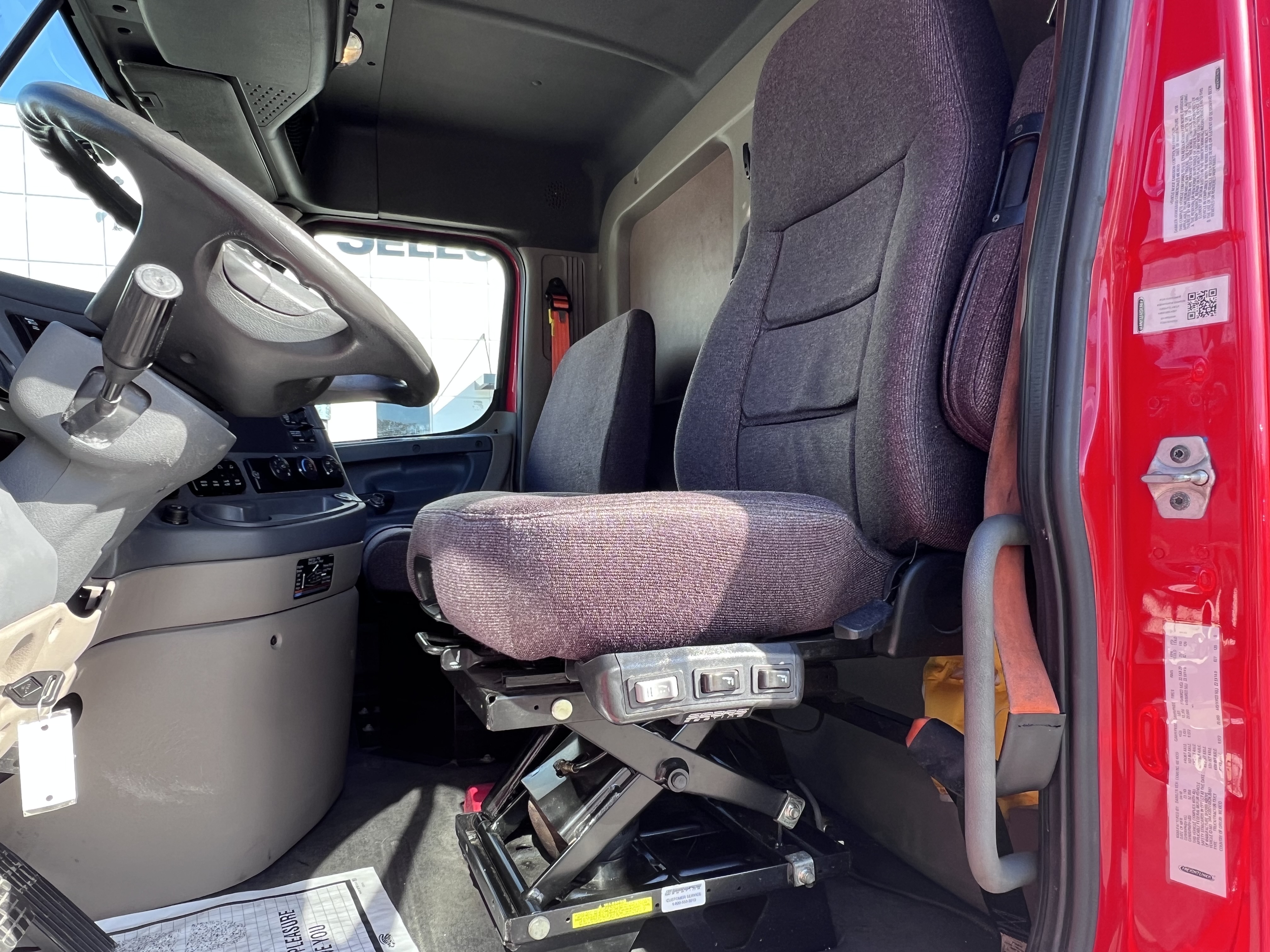 2019 FREIGHTLINER CASCADIA 113DC - image 15