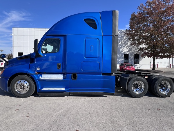 FREIGHTLINER CASCADIA 126SLP 2021