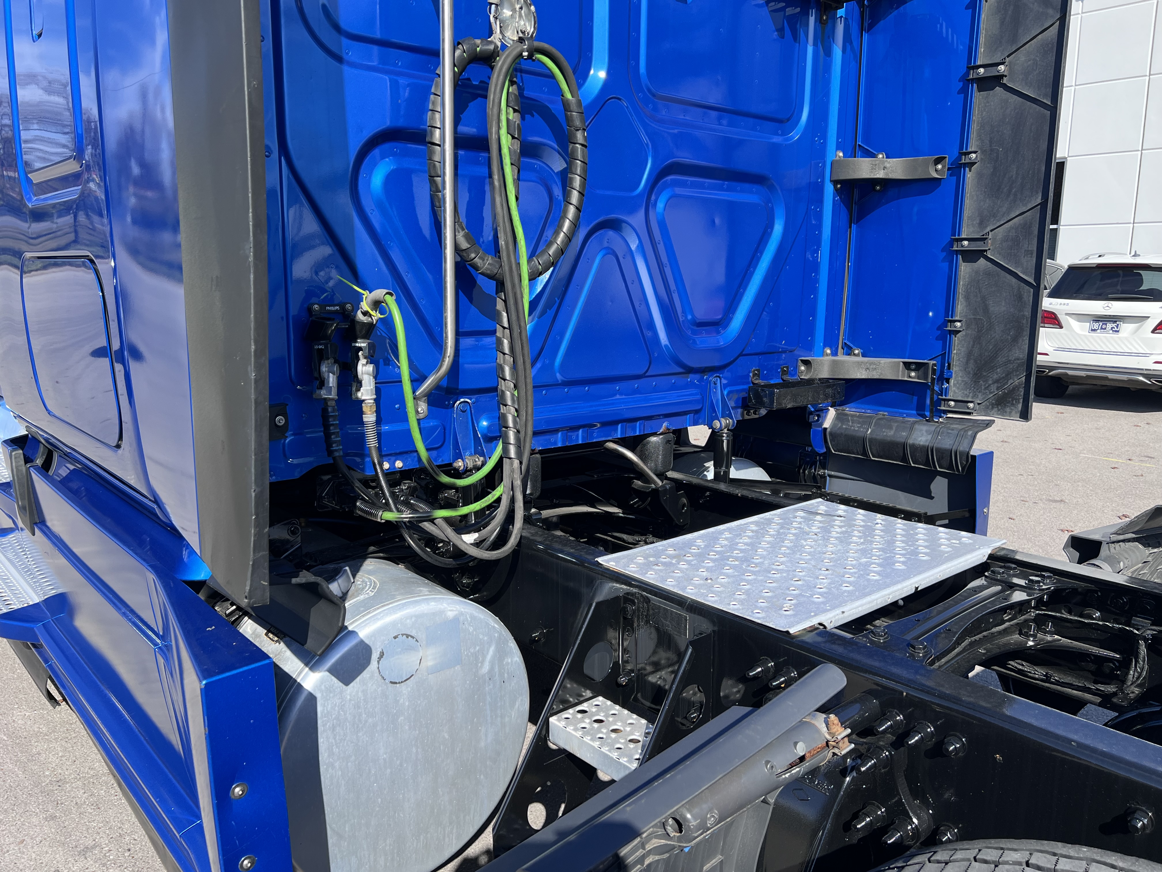 2021 FREIGHTLINER CASCADIA 126SLP - image 3