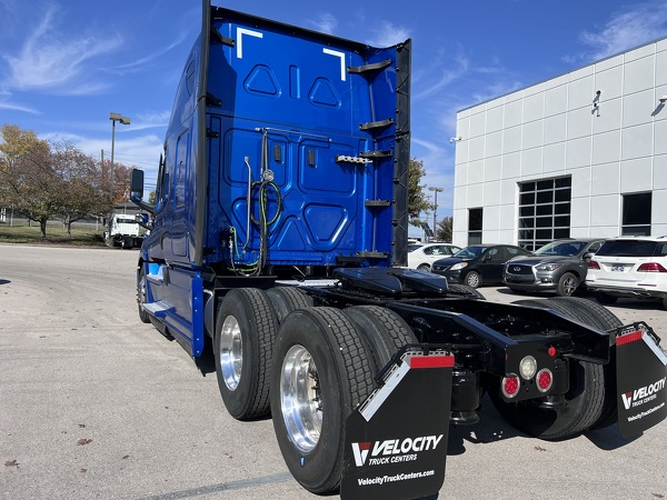 FREIGHTLINER CASCADIA 126SLP 2021