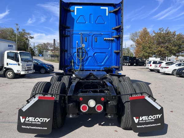 FREIGHTLINER CASCADIA 126SLP 2021