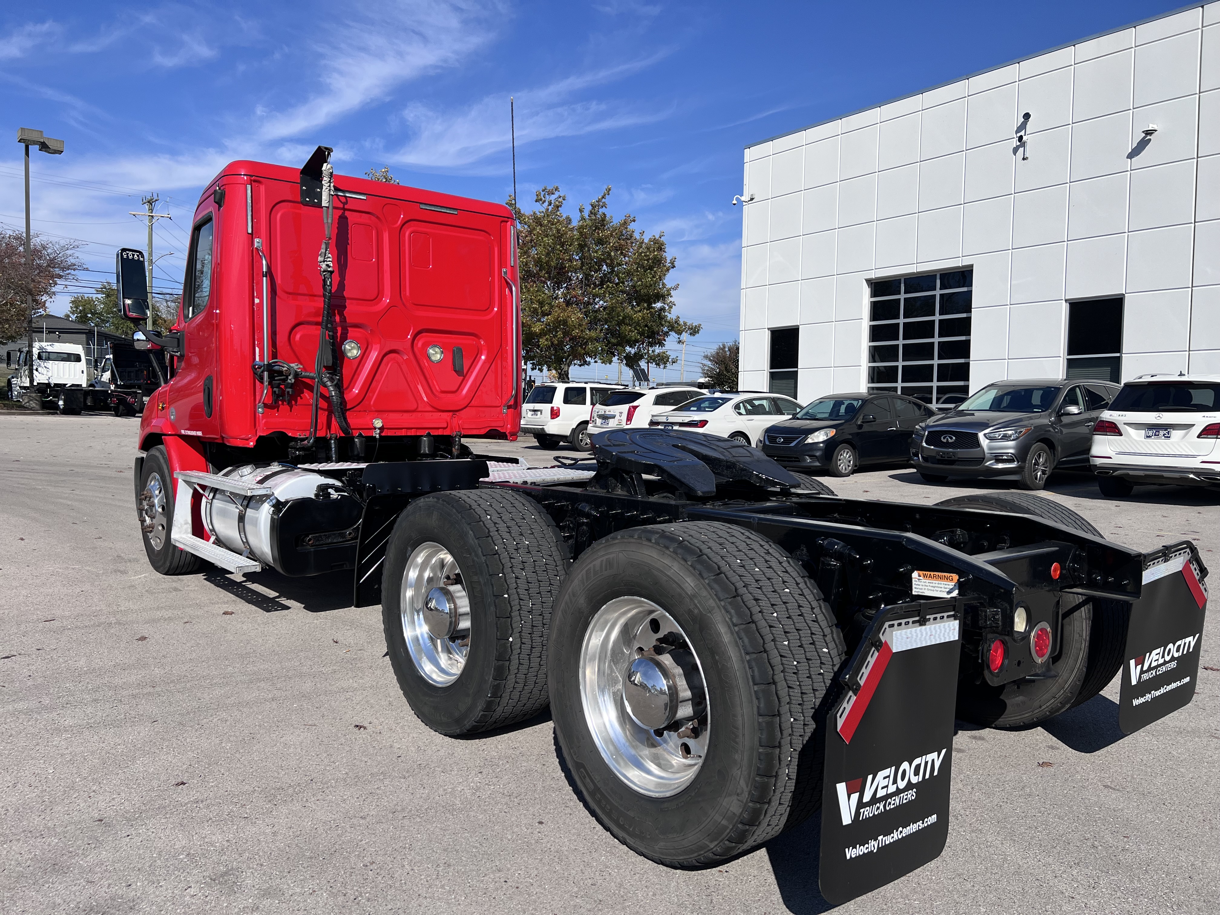 2019 FREIGHTLINER CASCADIA 113DC - image 5