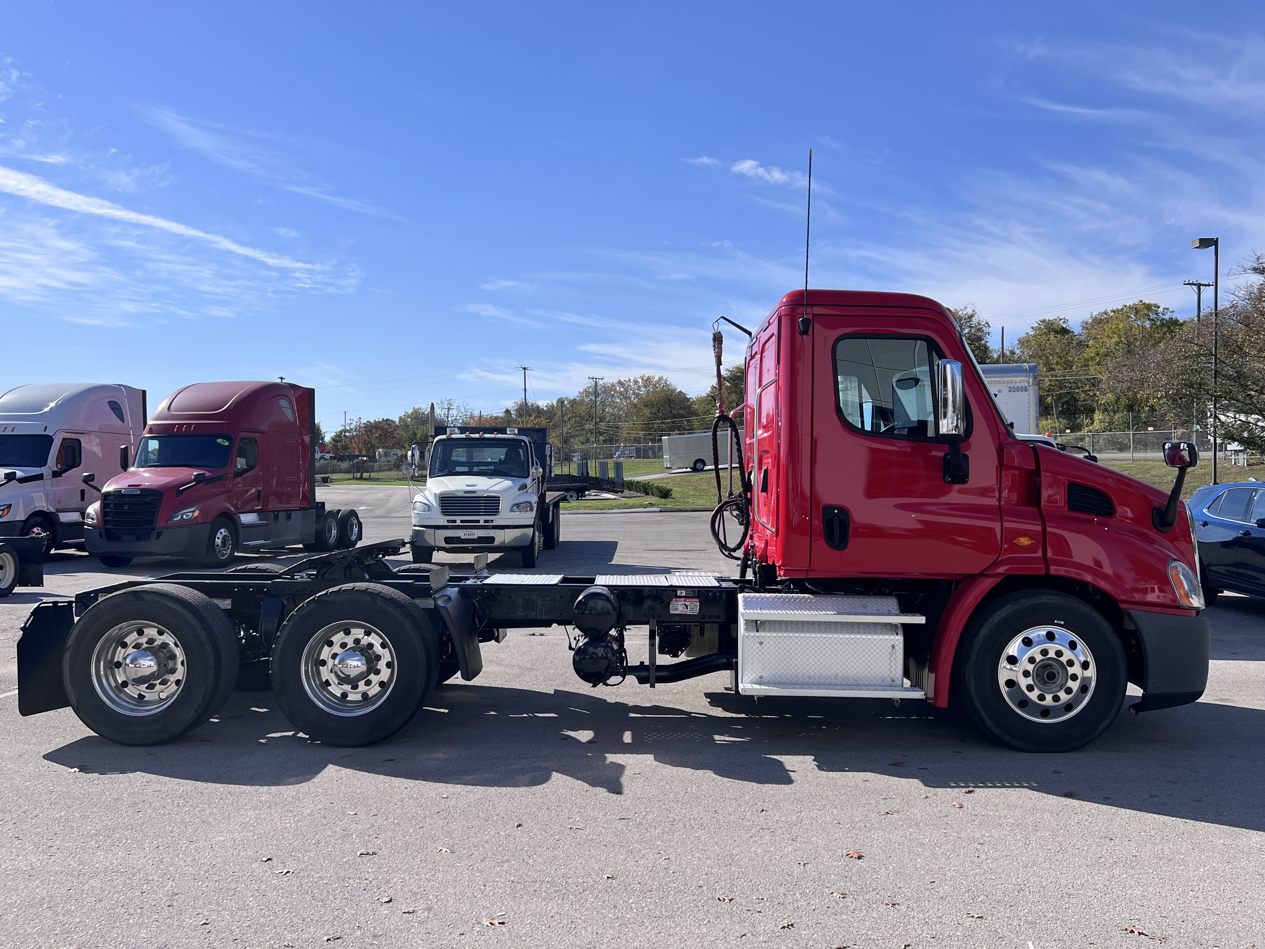 2019 FREIGHTLINER CASCADIA 113DC - image 8