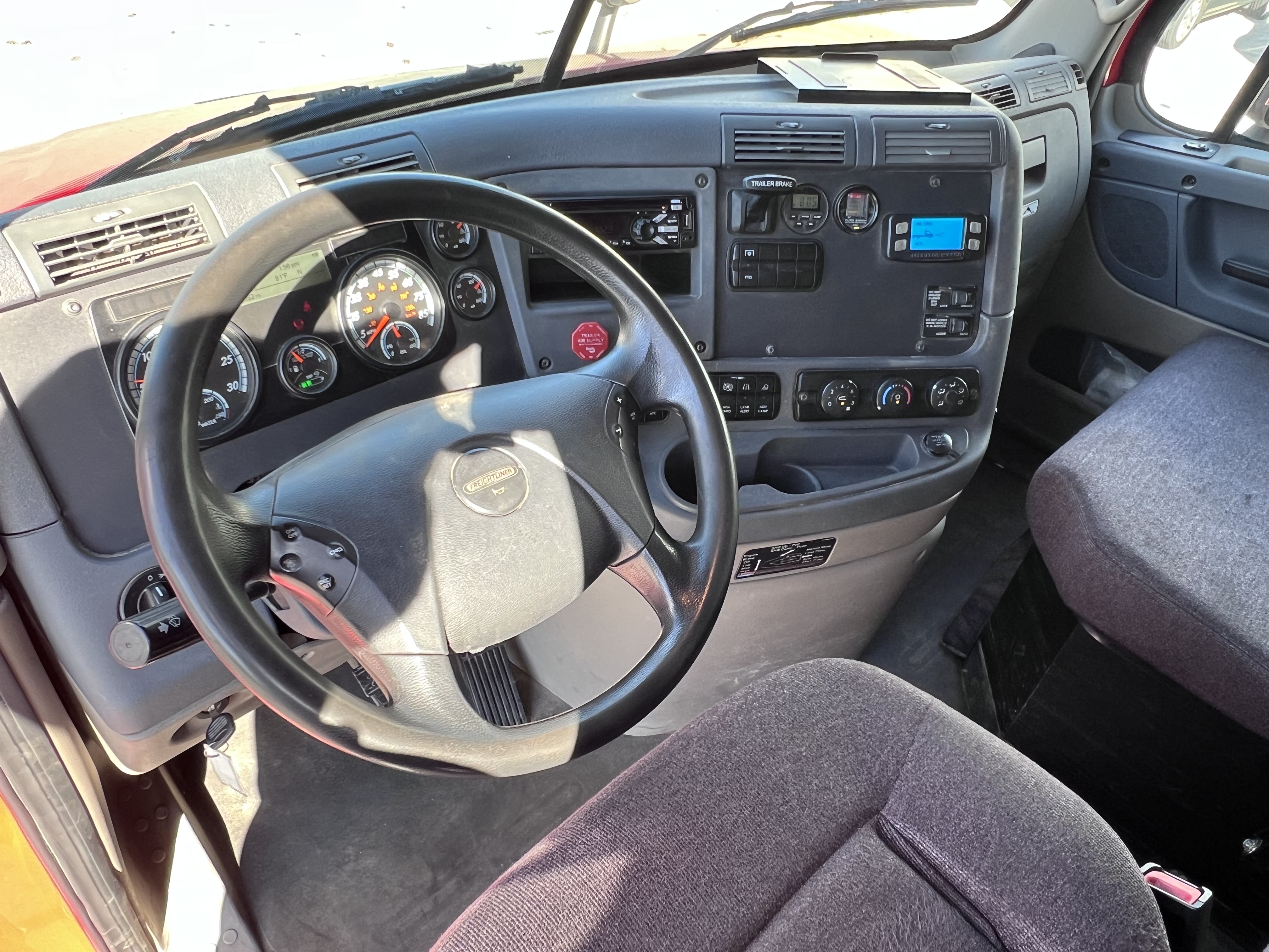 2019 FREIGHTLINER CASCADIA 113DC - image 16