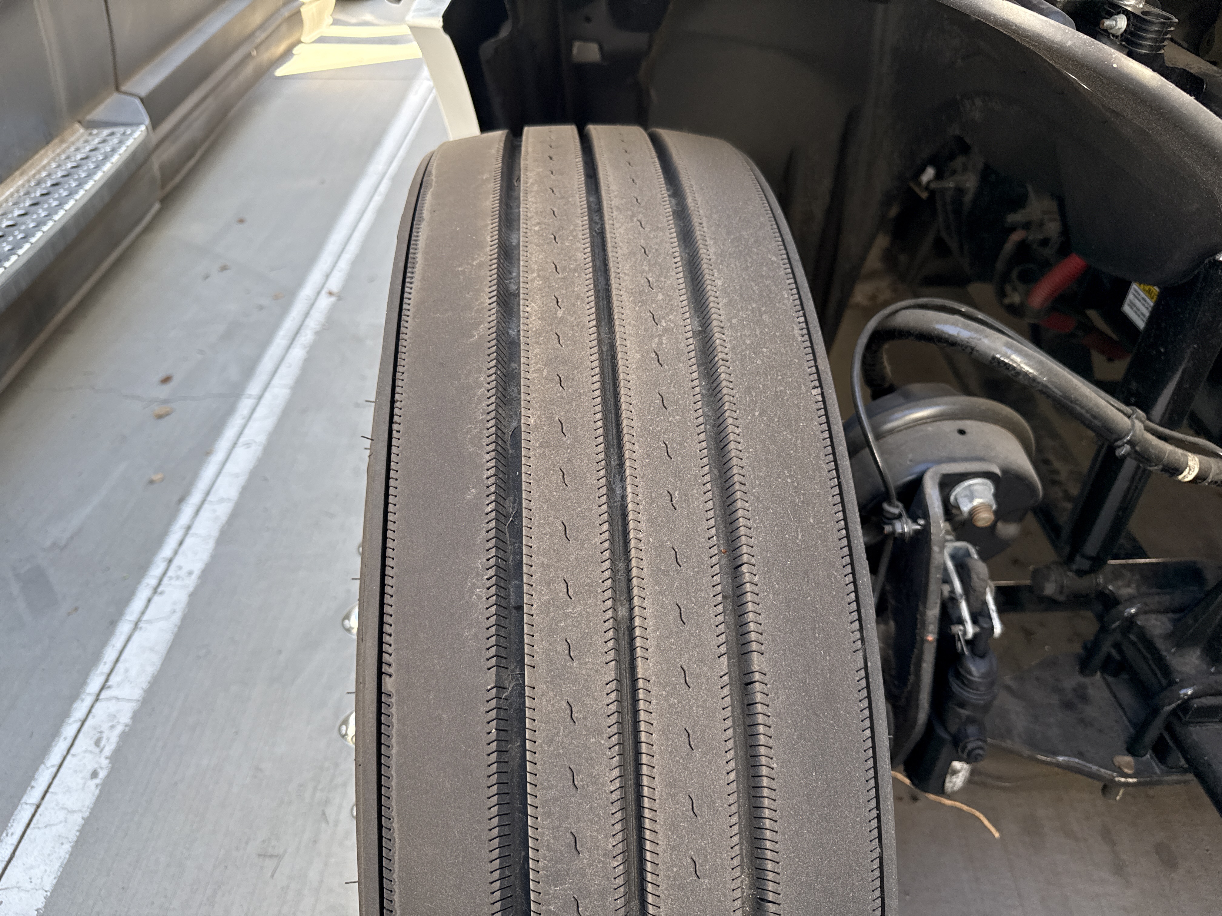 2021 FREIGHTLINER CASCADIA 126SLP - image 12