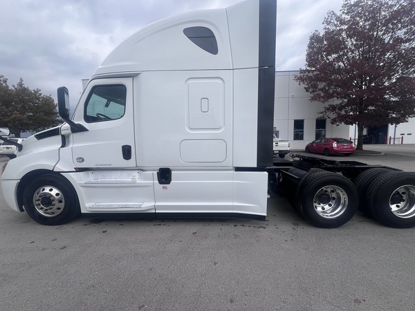 FREIGHTLINER CASCADIA 126SLP 2020