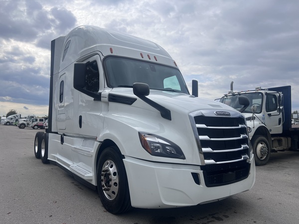 FREIGHTLINER CASCADIA 126SLP 2020