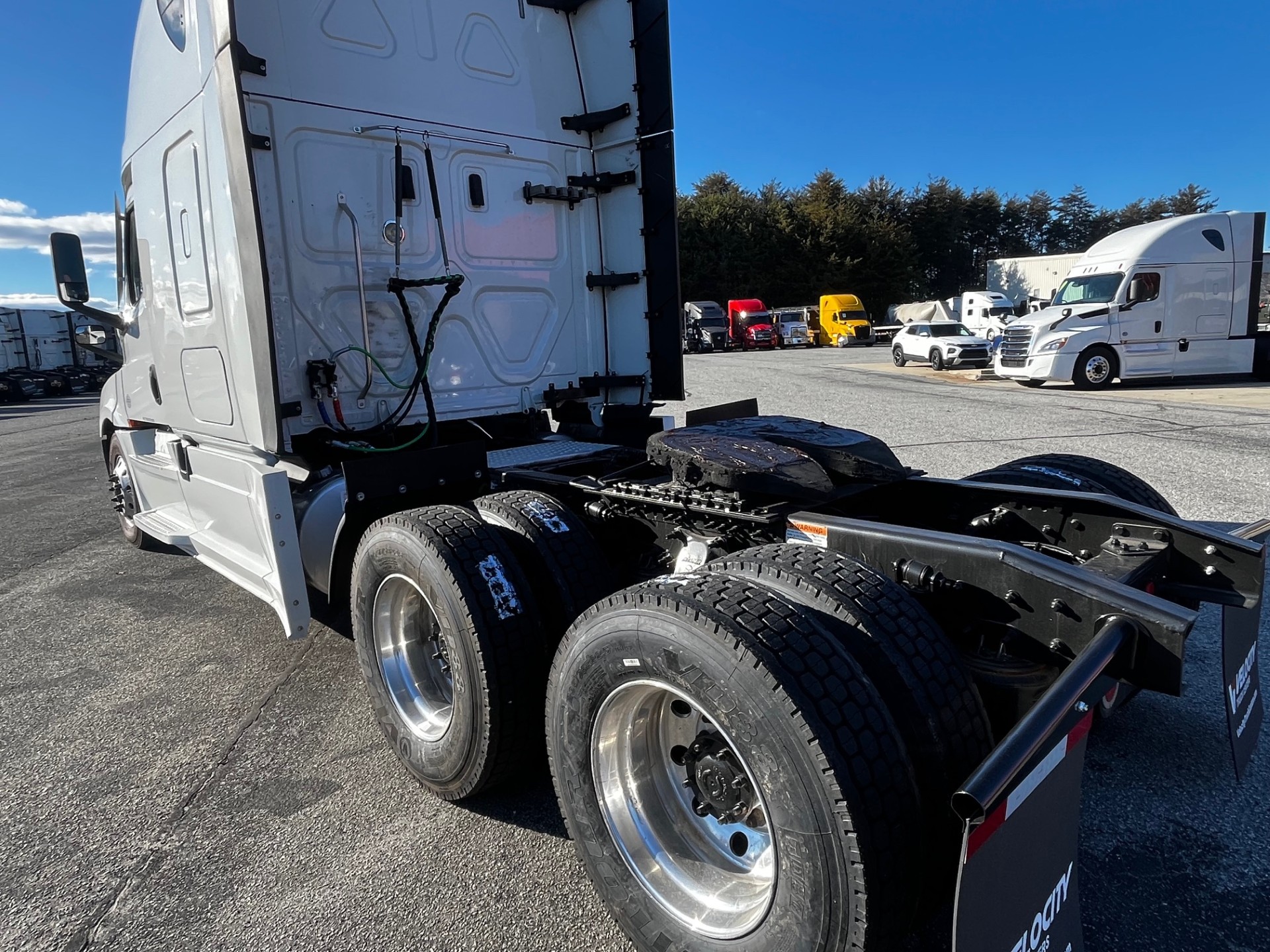 2021 FREIGHTLINER CASCADIA 126SLP - image 7