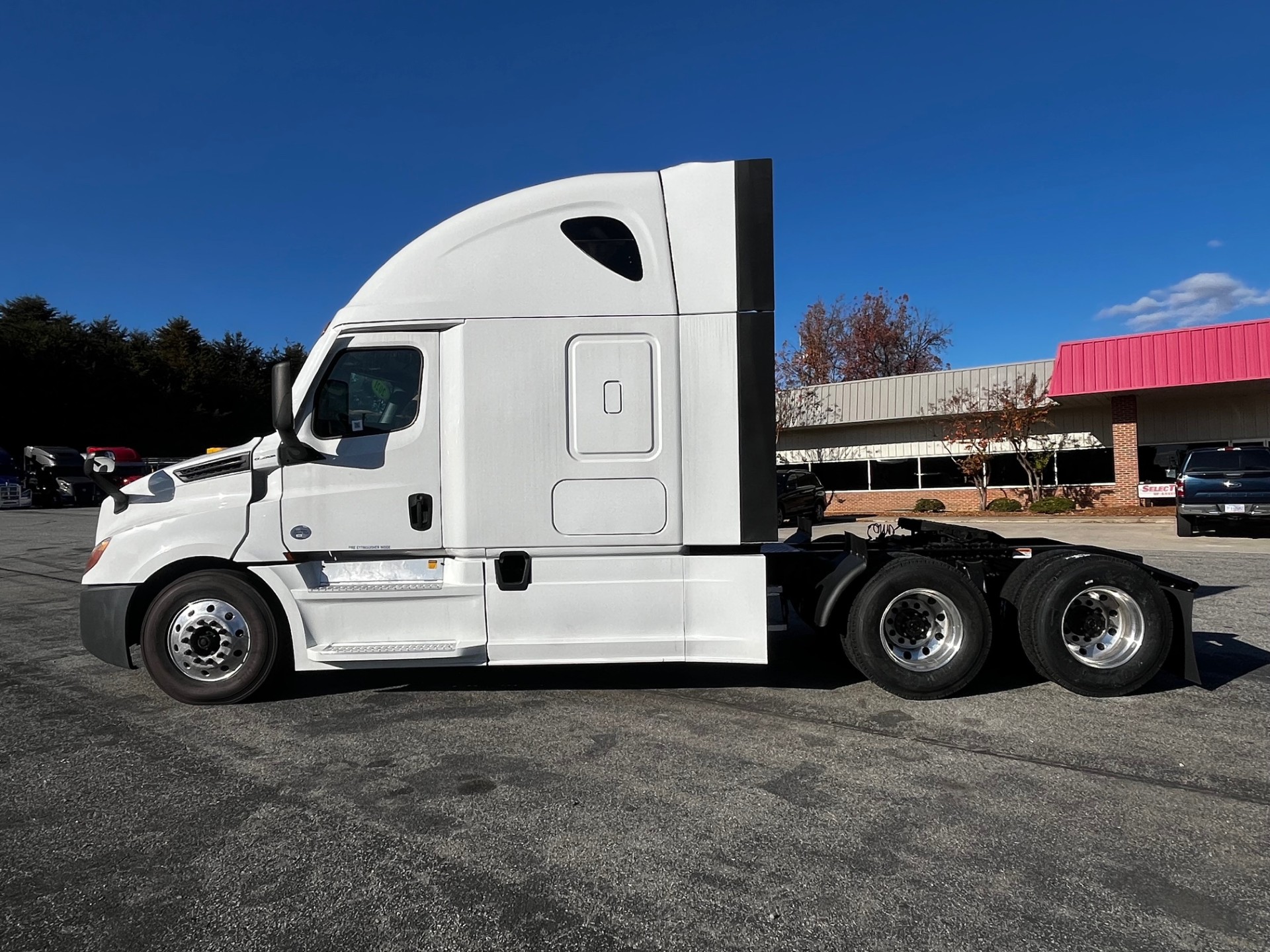 2021 FREIGHTLINER CASCADIA 126SLP - image 8