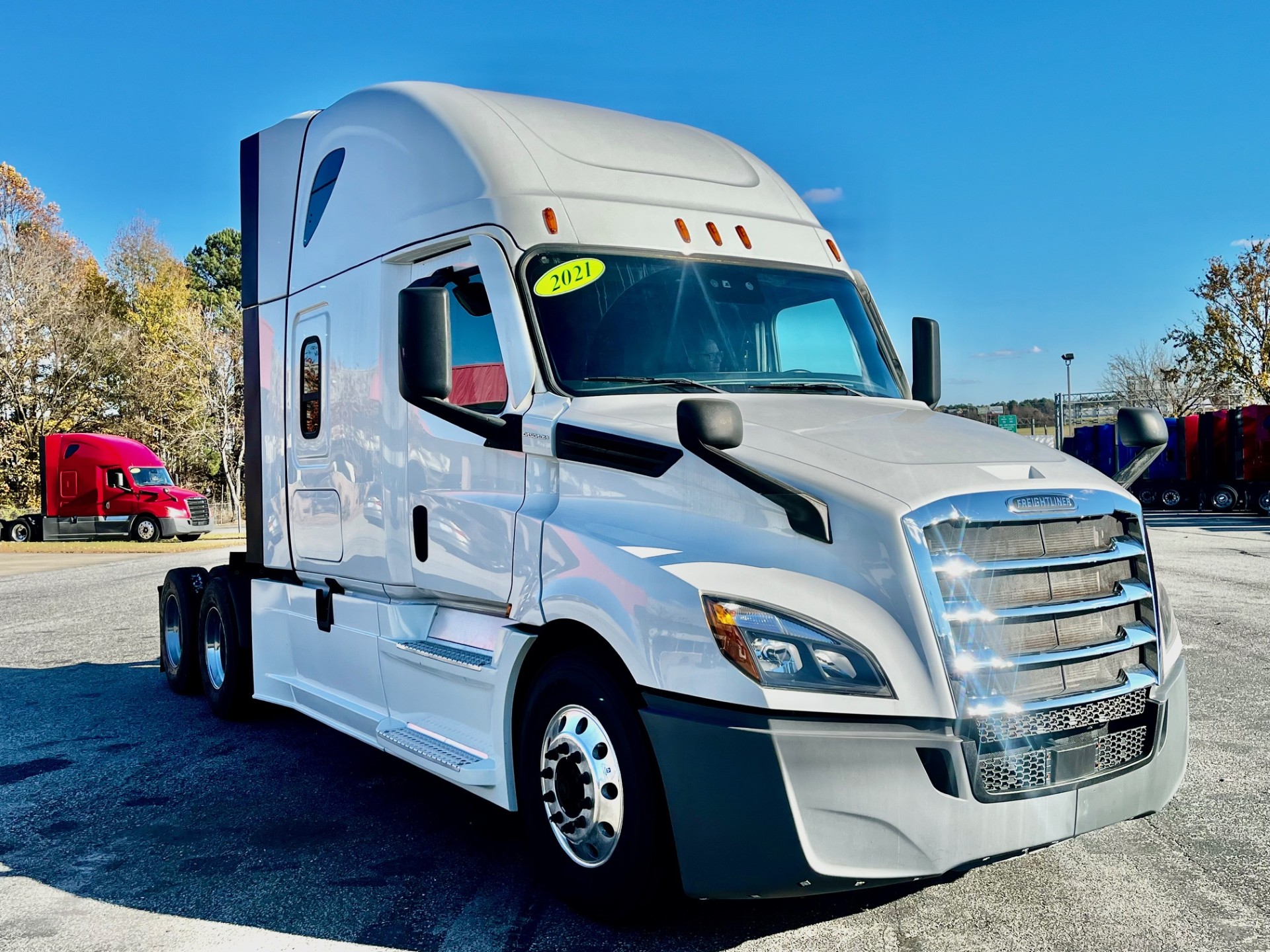 2021 FREIGHTLINER CASCADIA 126SLP - image 1