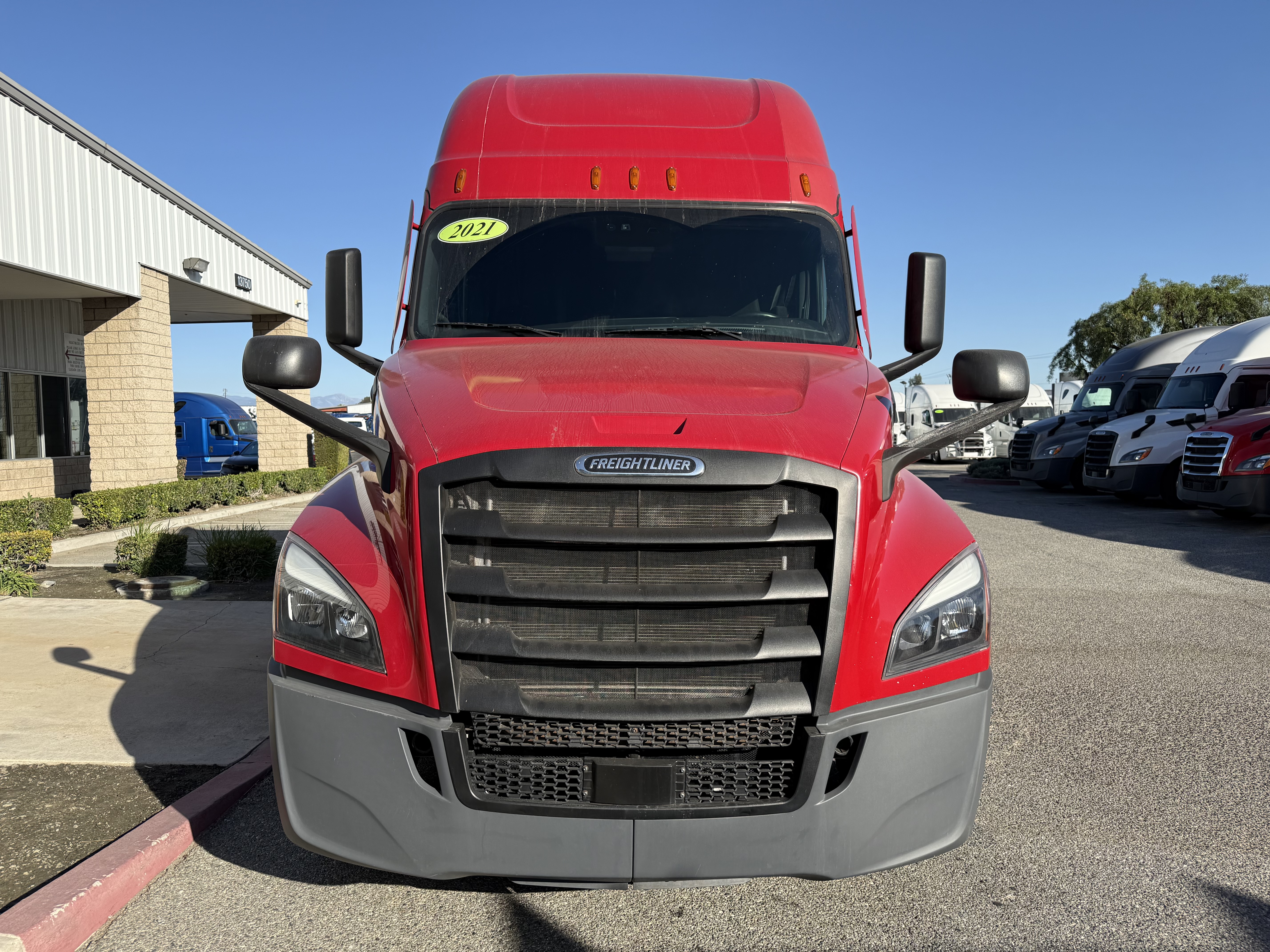 2021 FREIGHTLINER CASCADIA 126SLP - image 2