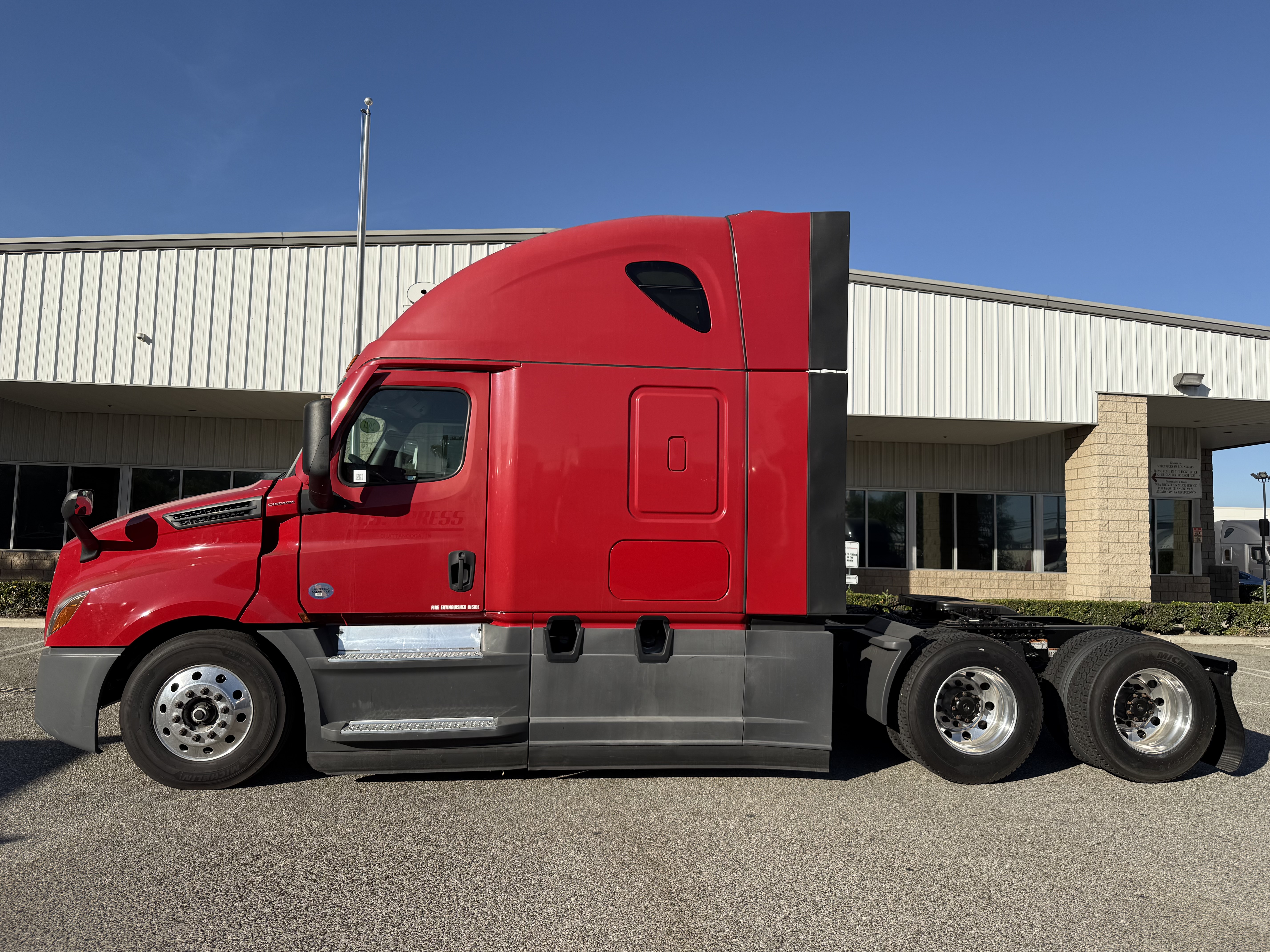 2021 FREIGHTLINER CASCADIA 126SLP - image 3