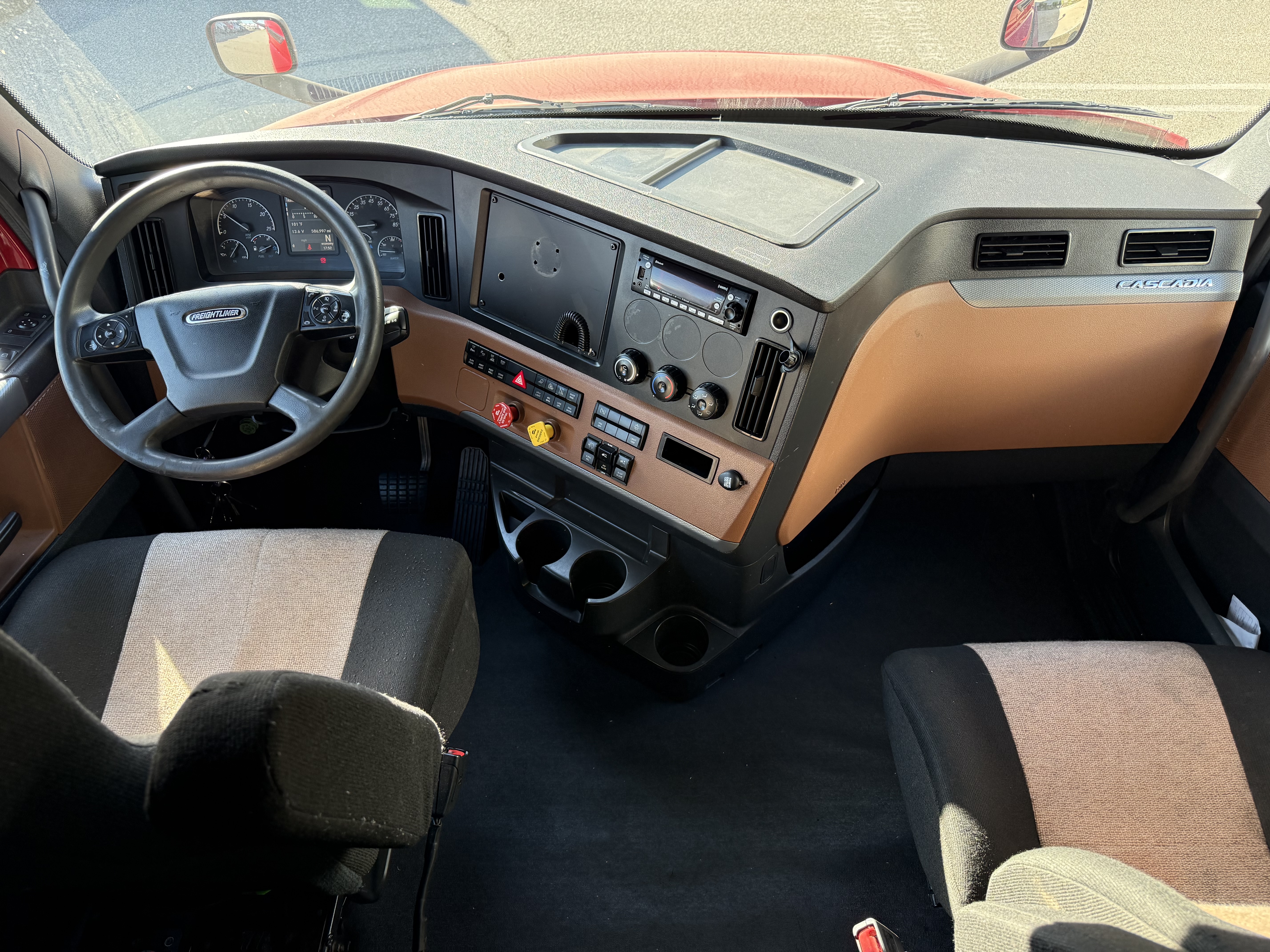 2021 FREIGHTLINER CASCADIA 126SLP - image 16