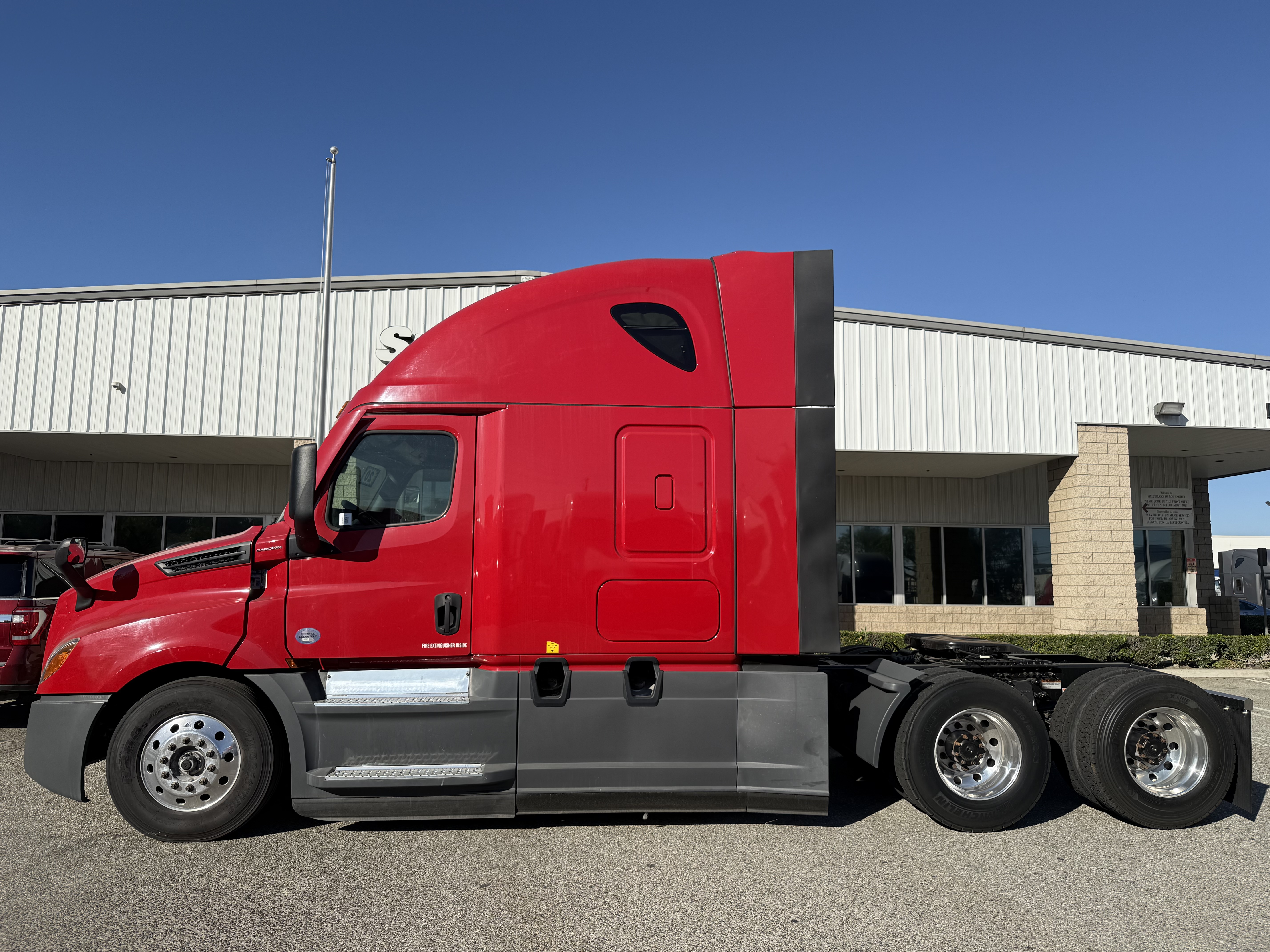 2020 FREIGHTLINER CASCADIA 126SLP - image 3