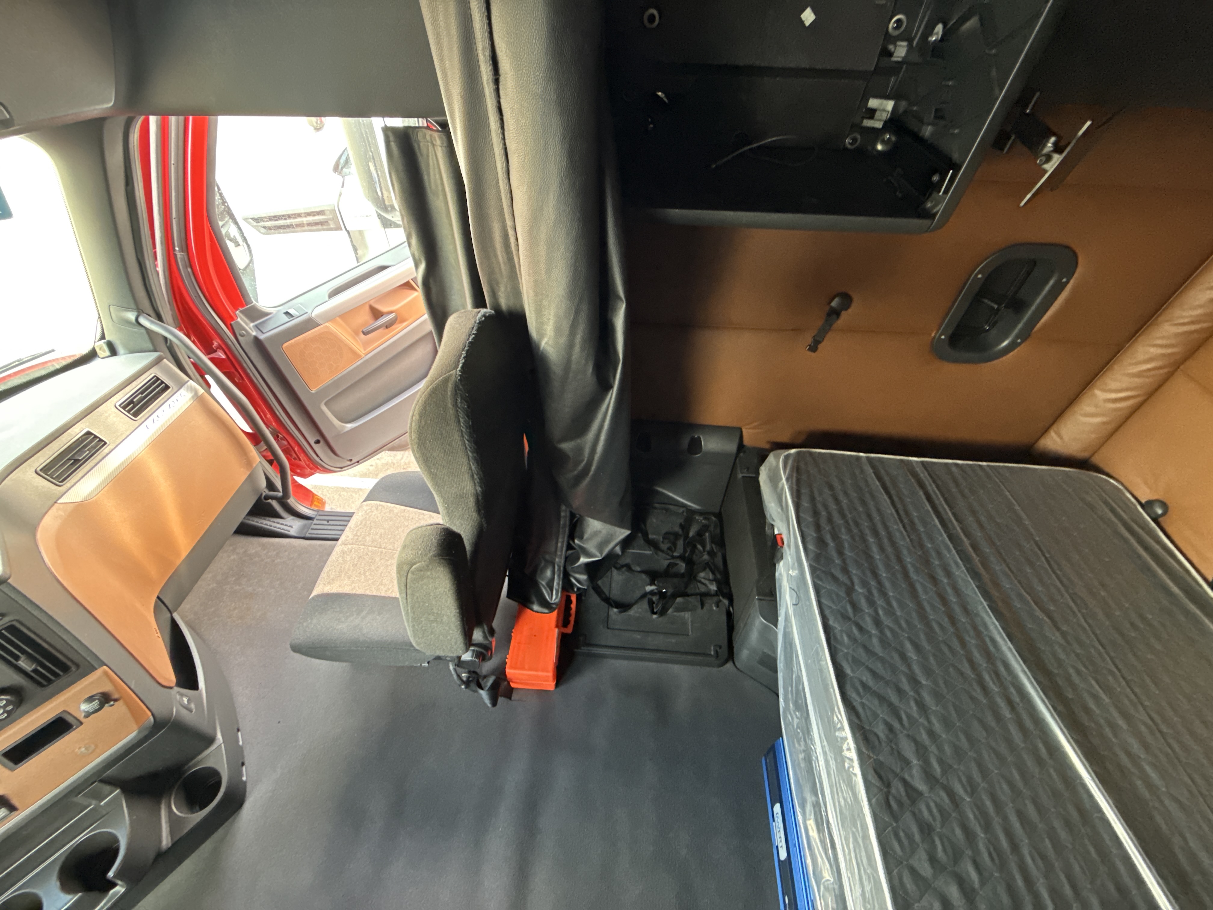 2020 FREIGHTLINER CASCADIA 126SLP - image 17