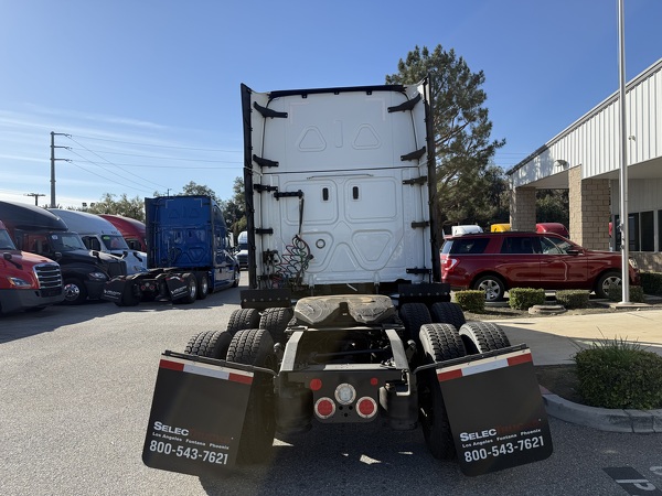 FREIGHTLINER CASCADIA 126SLP 2023