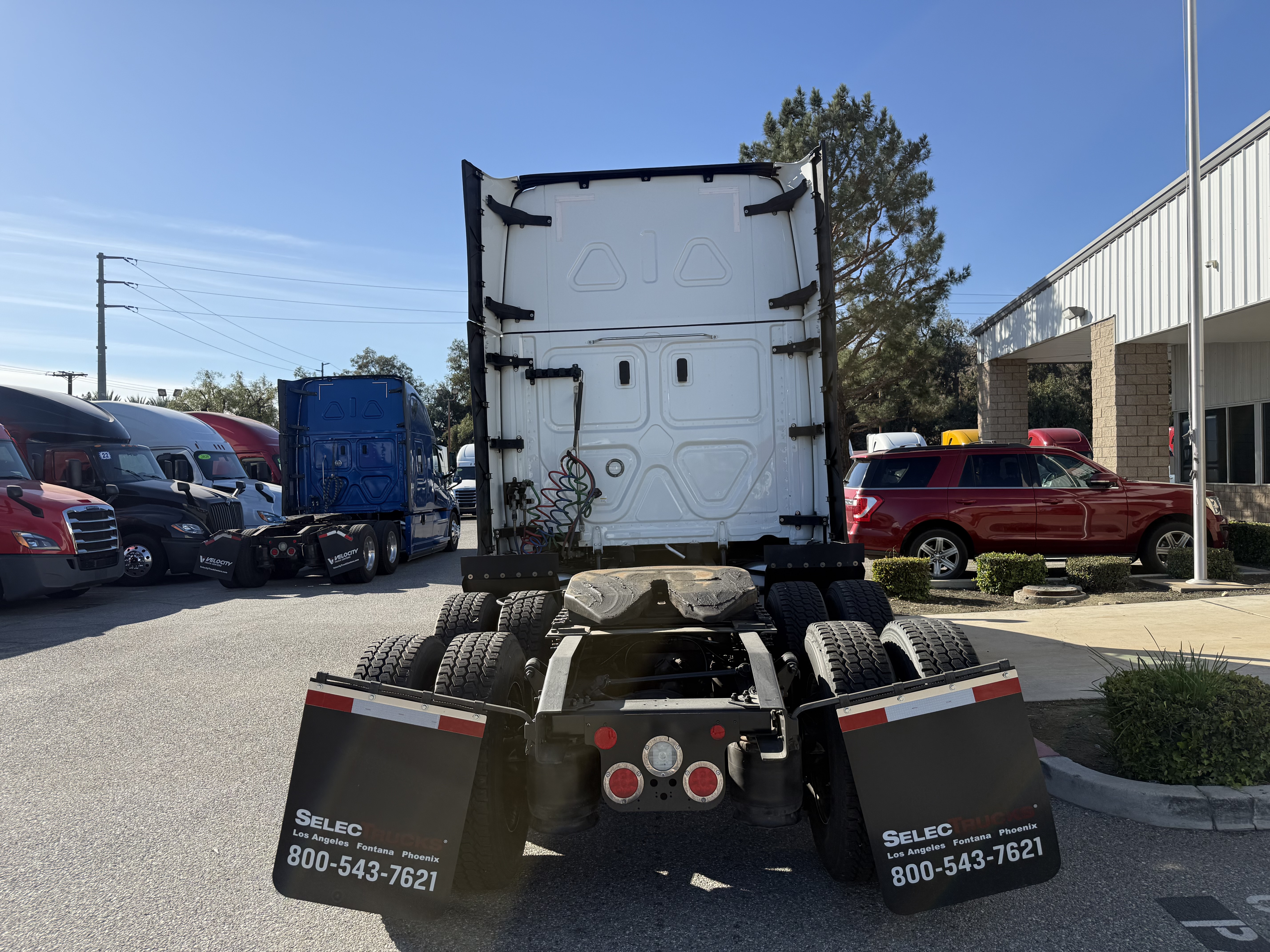 2023 FREIGHTLINER CASCADIA 126SLP - image 5