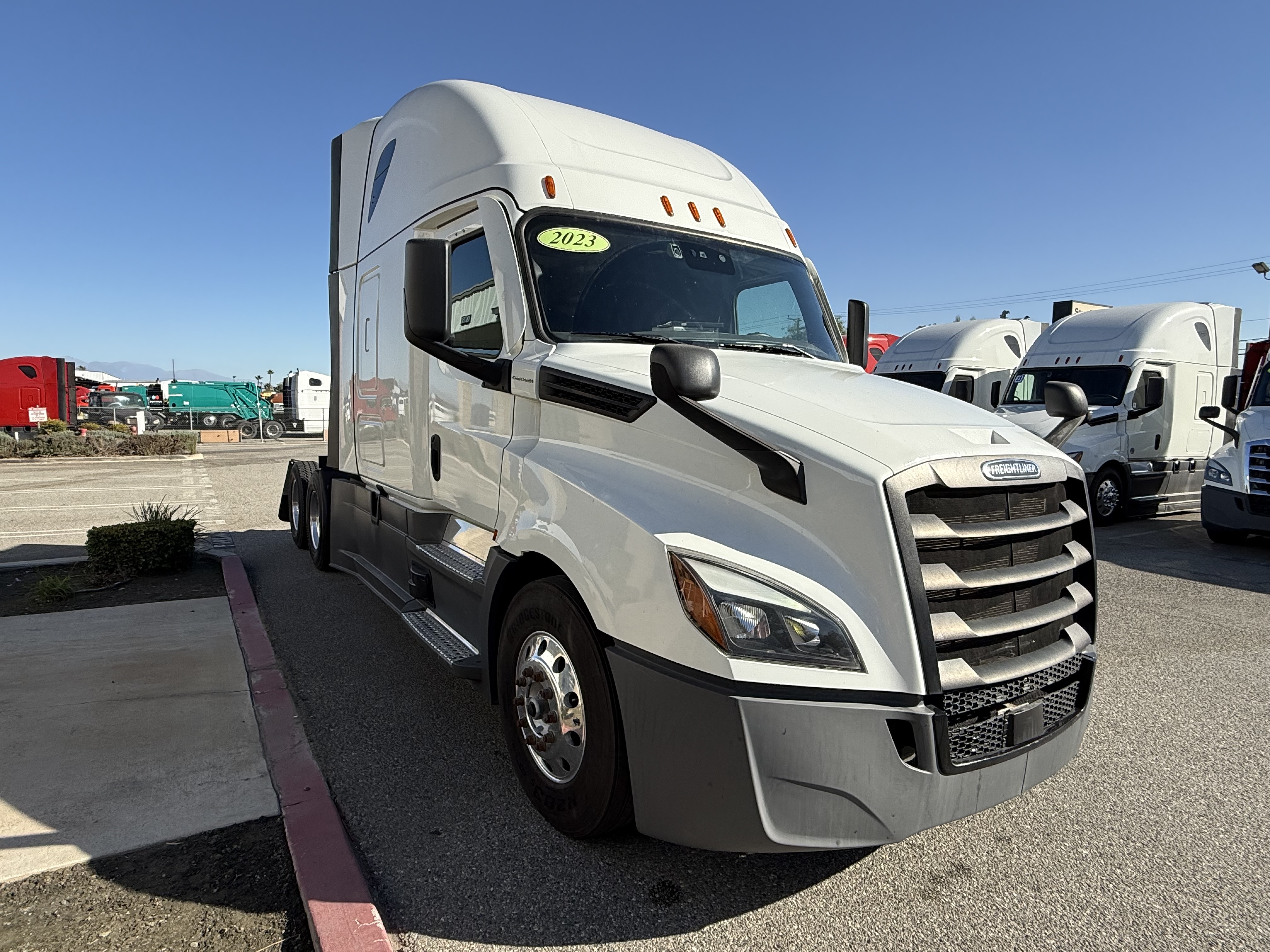 2023 FREIGHTLINER CASCADIA 126SLP - image 8
