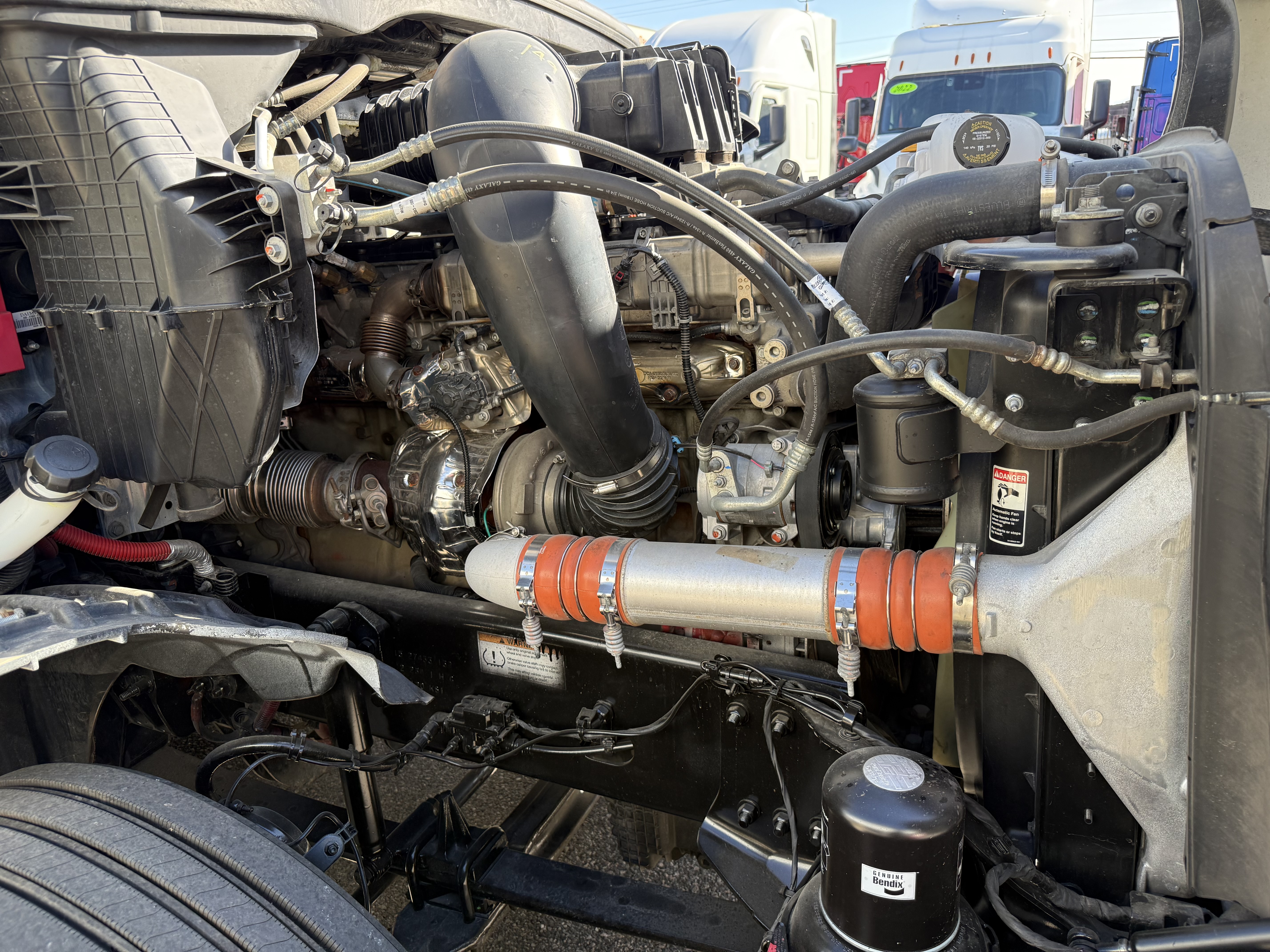 2023 FREIGHTLINER CASCADIA 126SLP - image 10