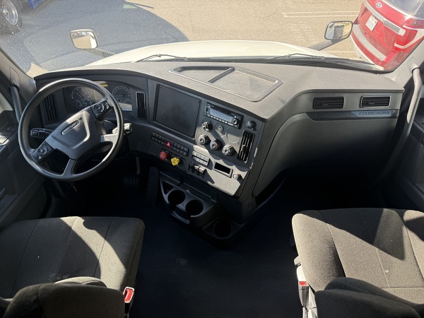 FREIGHTLINER CASCADIA 126SLP 2023
