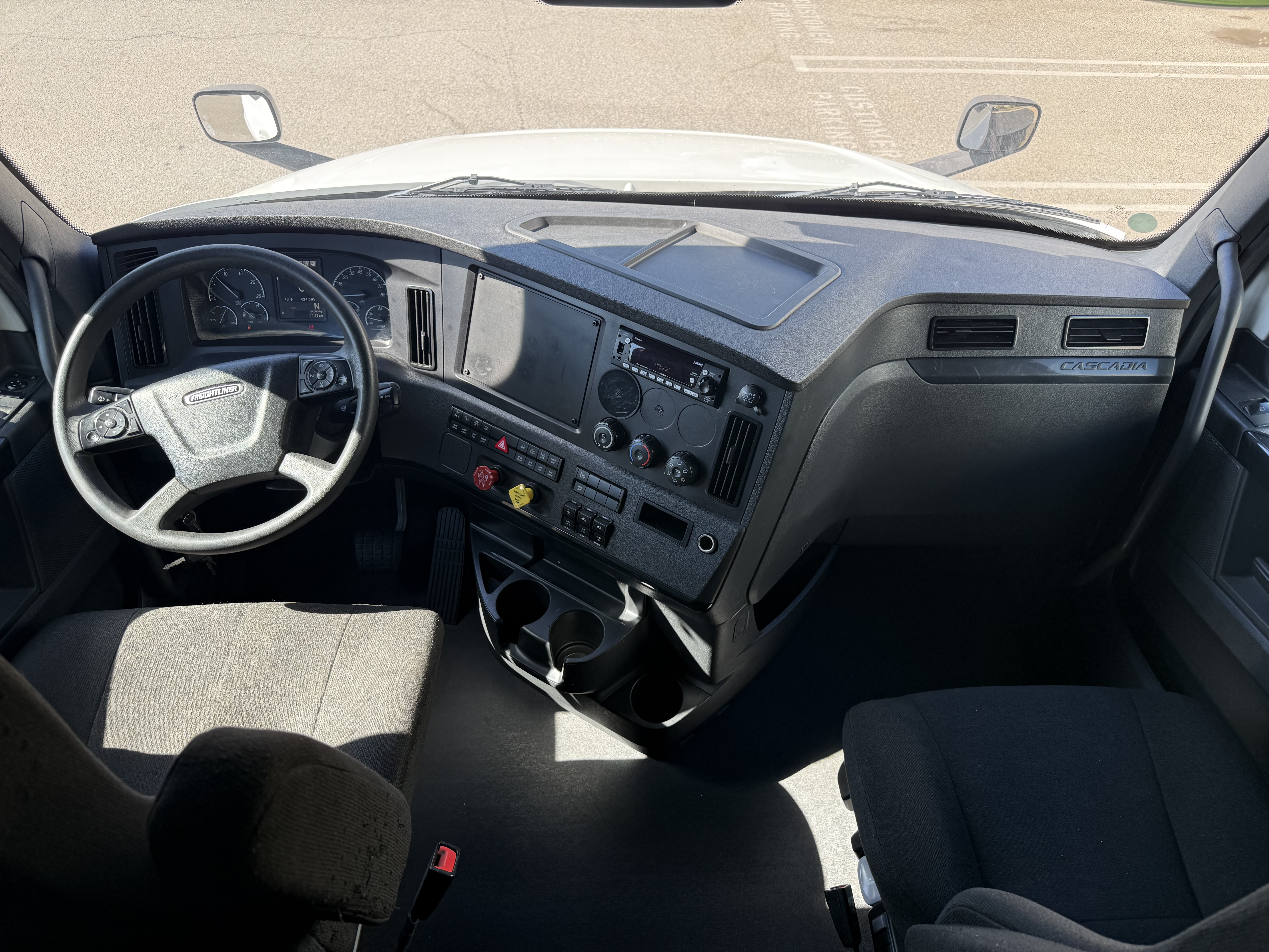 2023 FREIGHTLINER CASCADIA 126SLP - image 17