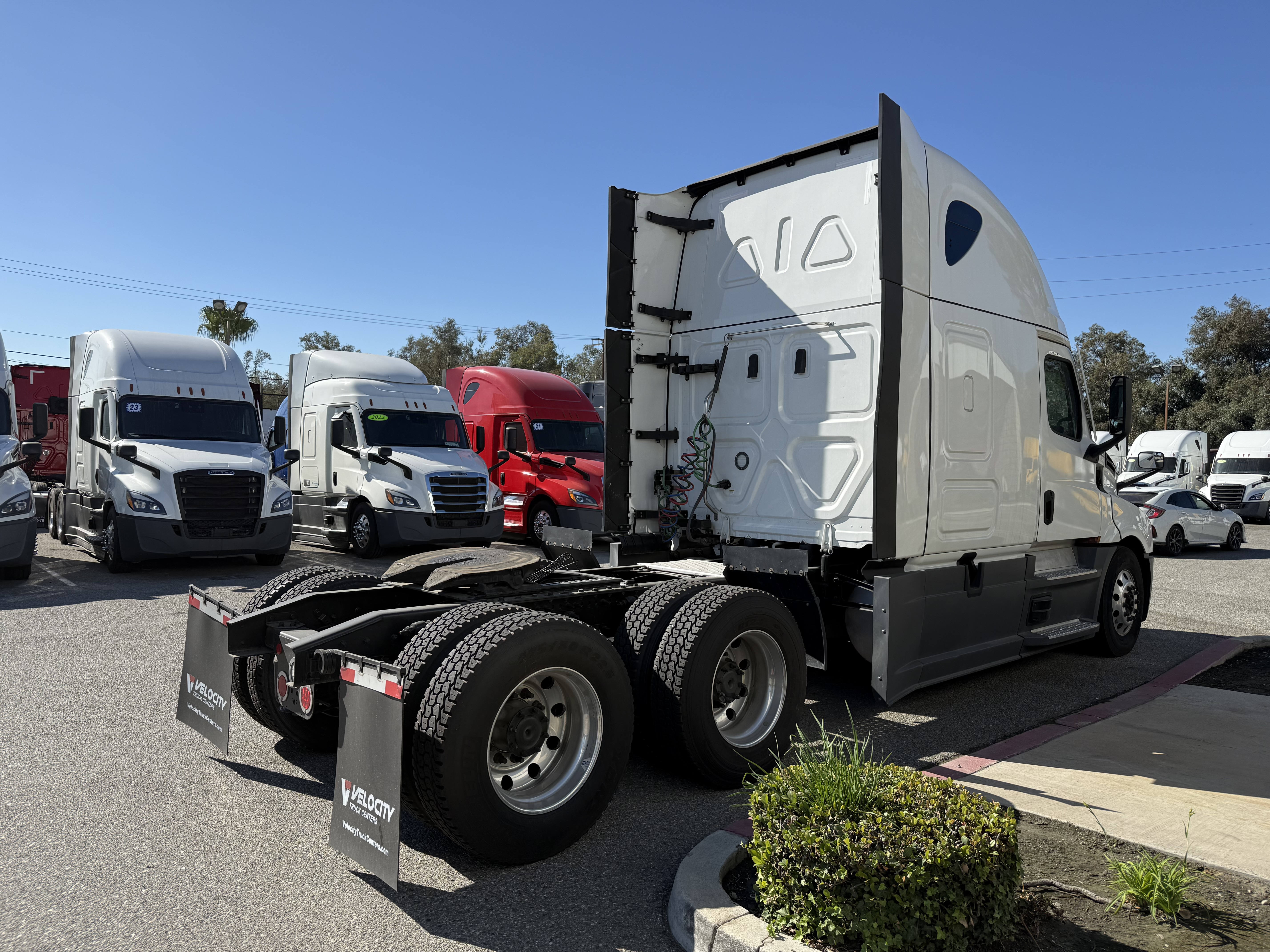 2023 FREIGHTLINER CASCADIA 126SLP - image 6