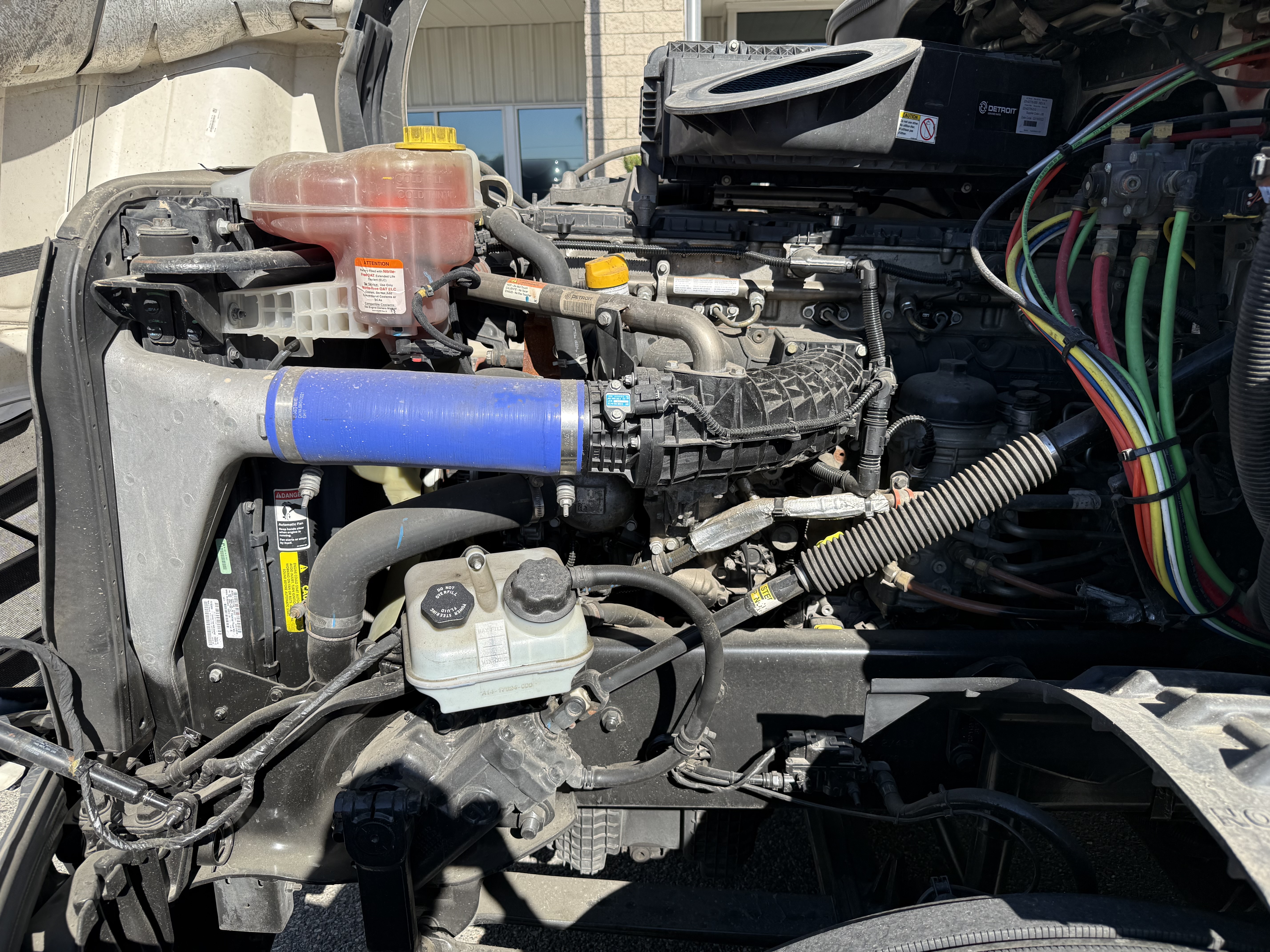 2023 FREIGHTLINER CASCADIA 126SLP - image 10