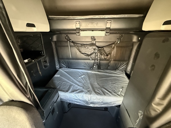 FREIGHTLINER CASCADIA 126SLP 2023