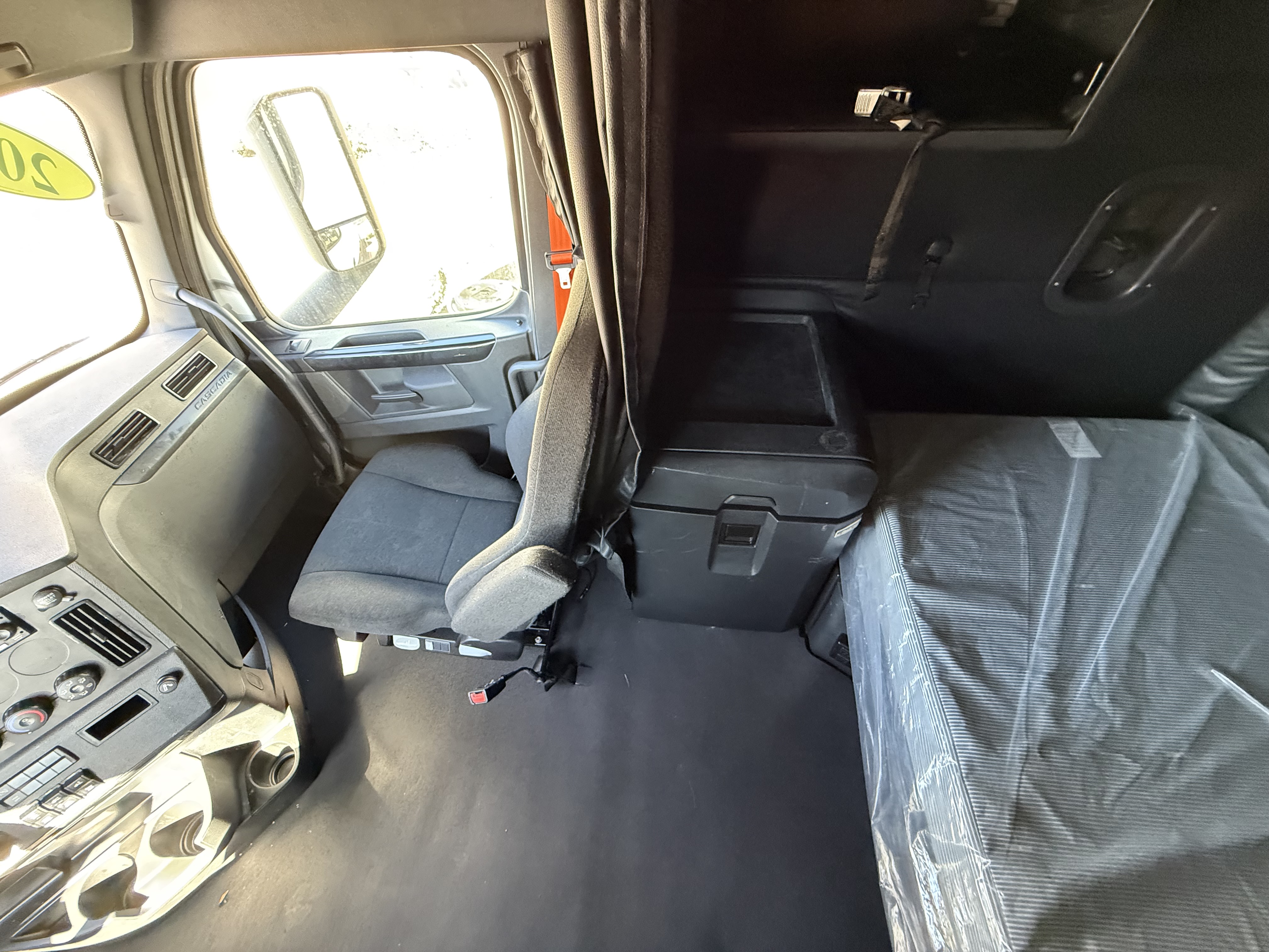 2023 FREIGHTLINER CASCADIA 126SLP - image 16