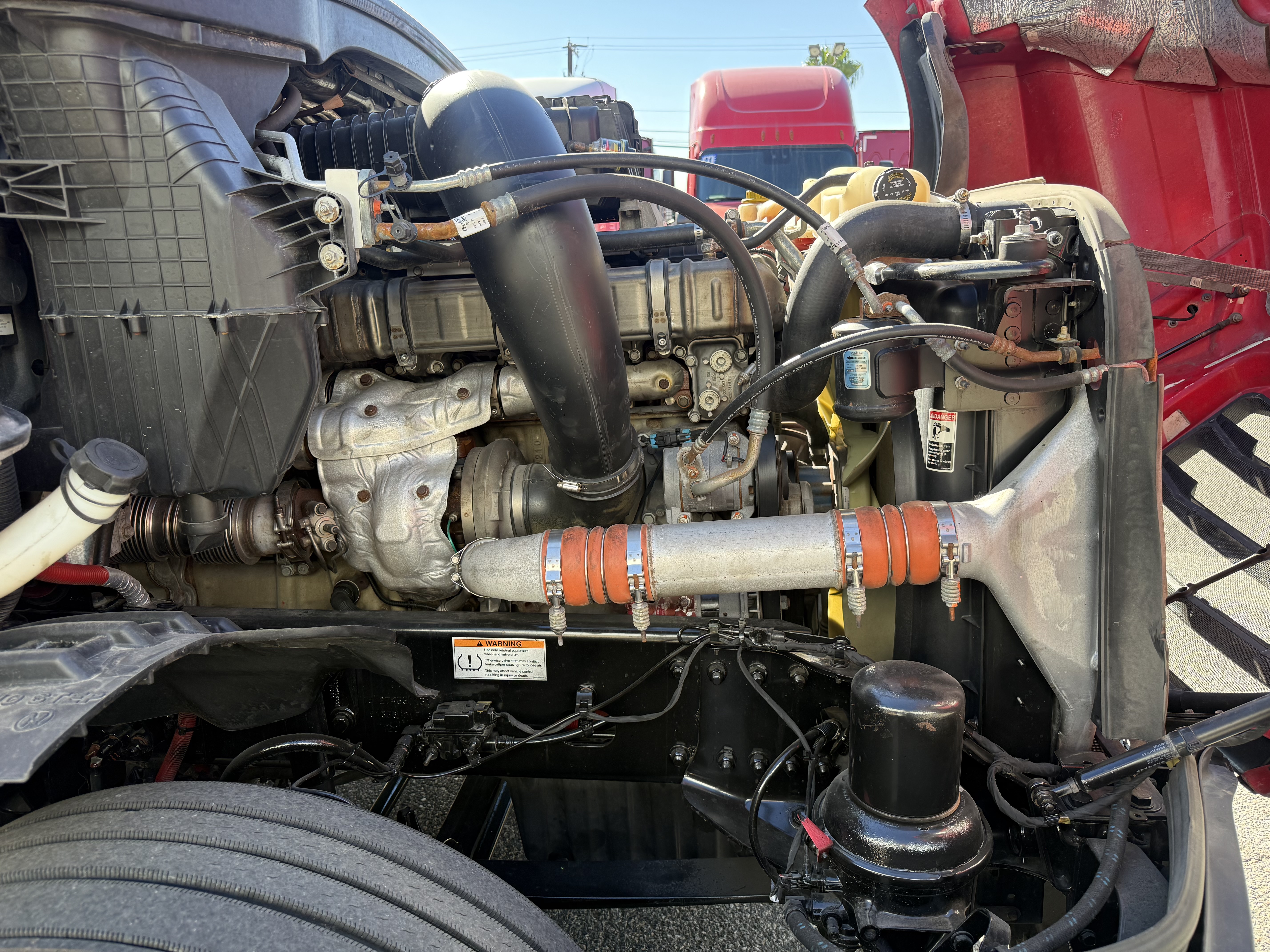 2020 FREIGHTLINER CASCADIA 126SLP - image 9