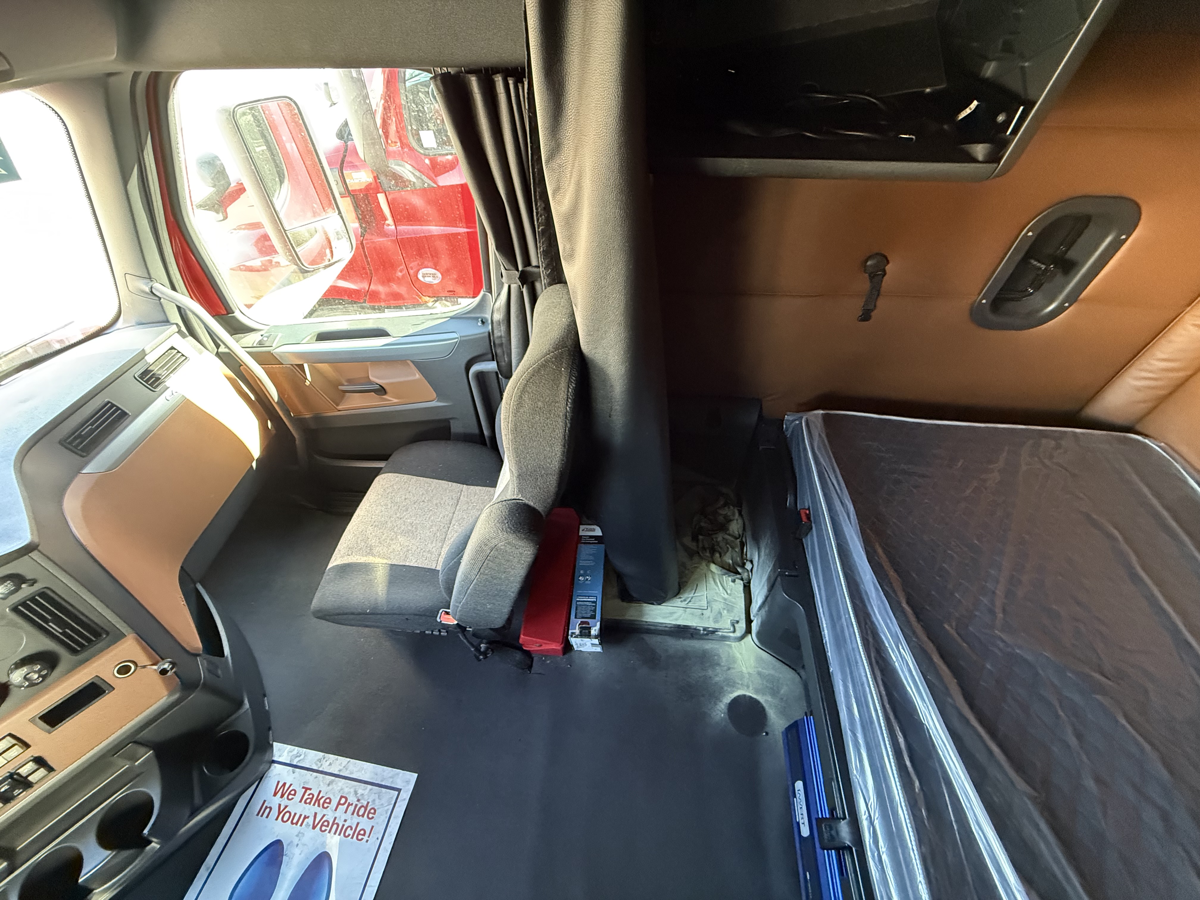 2020 FREIGHTLINER CASCADIA 126SLP - image 16