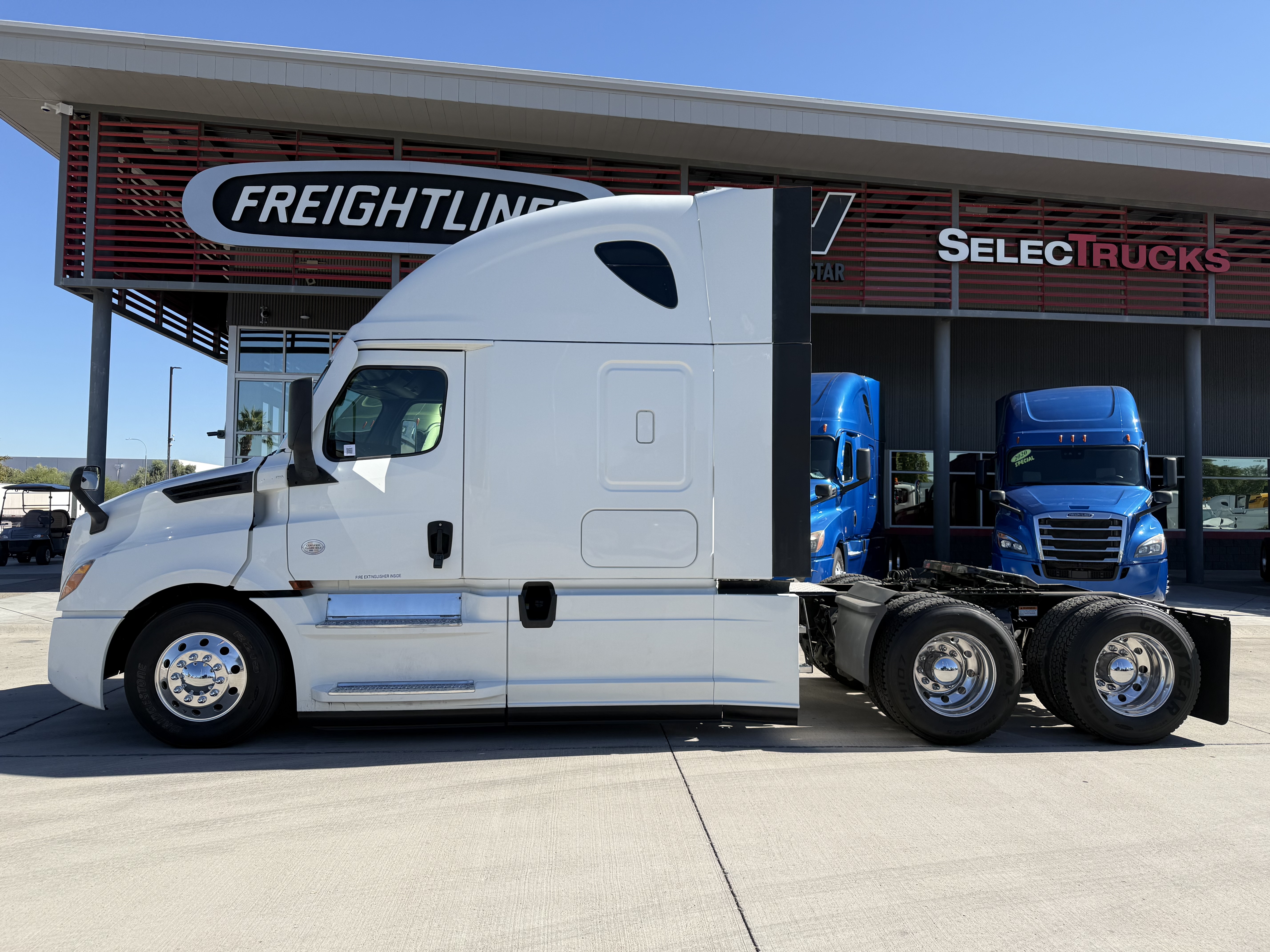2020 FREIGHTLINER CASCADIA 126SLP - image 3