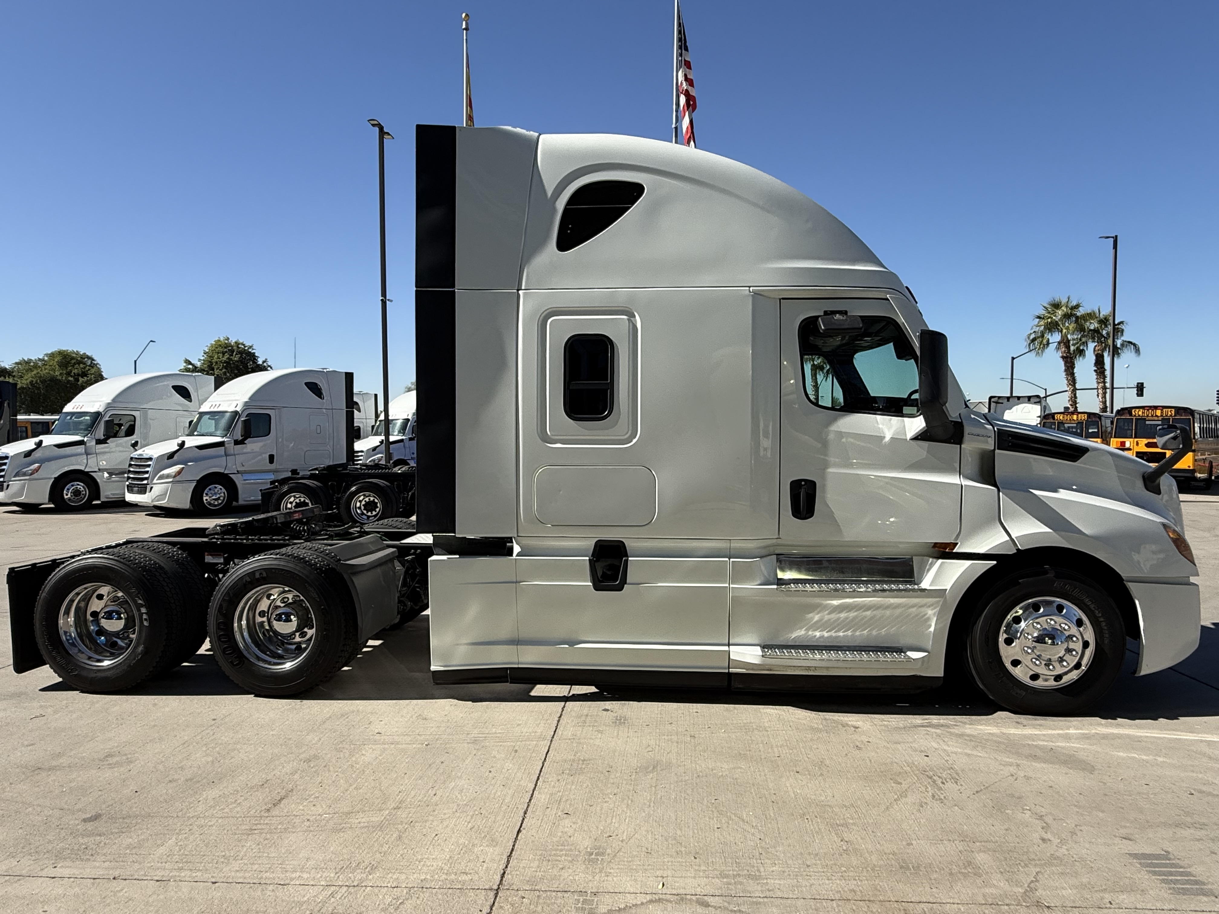 2020 FREIGHTLINER CASCADIA 126SLP - image 7