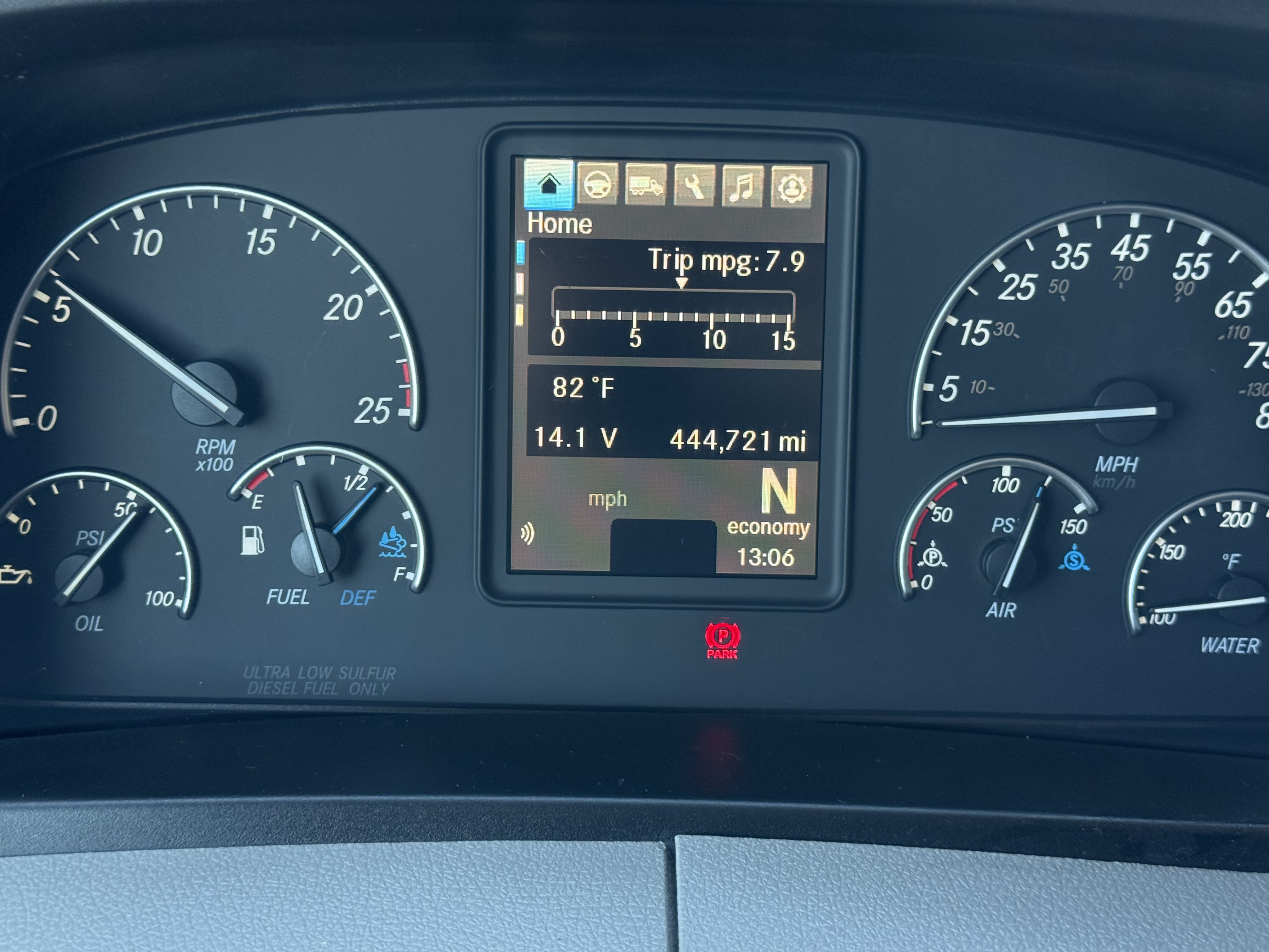 2020 FREIGHTLINER CASCADIA 126SLP - image 13