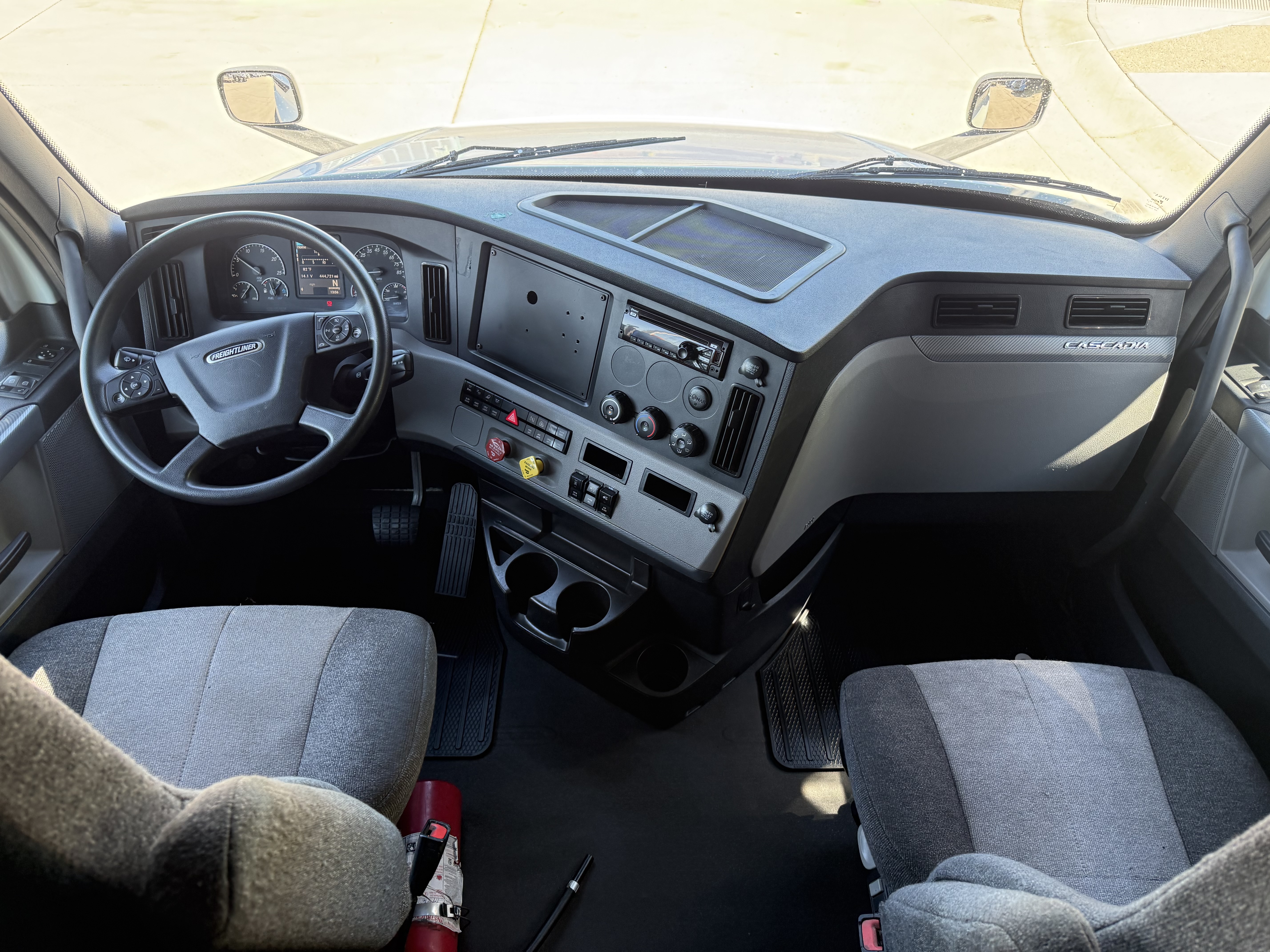 2020 FREIGHTLINER CASCADIA 126SLP - image 14