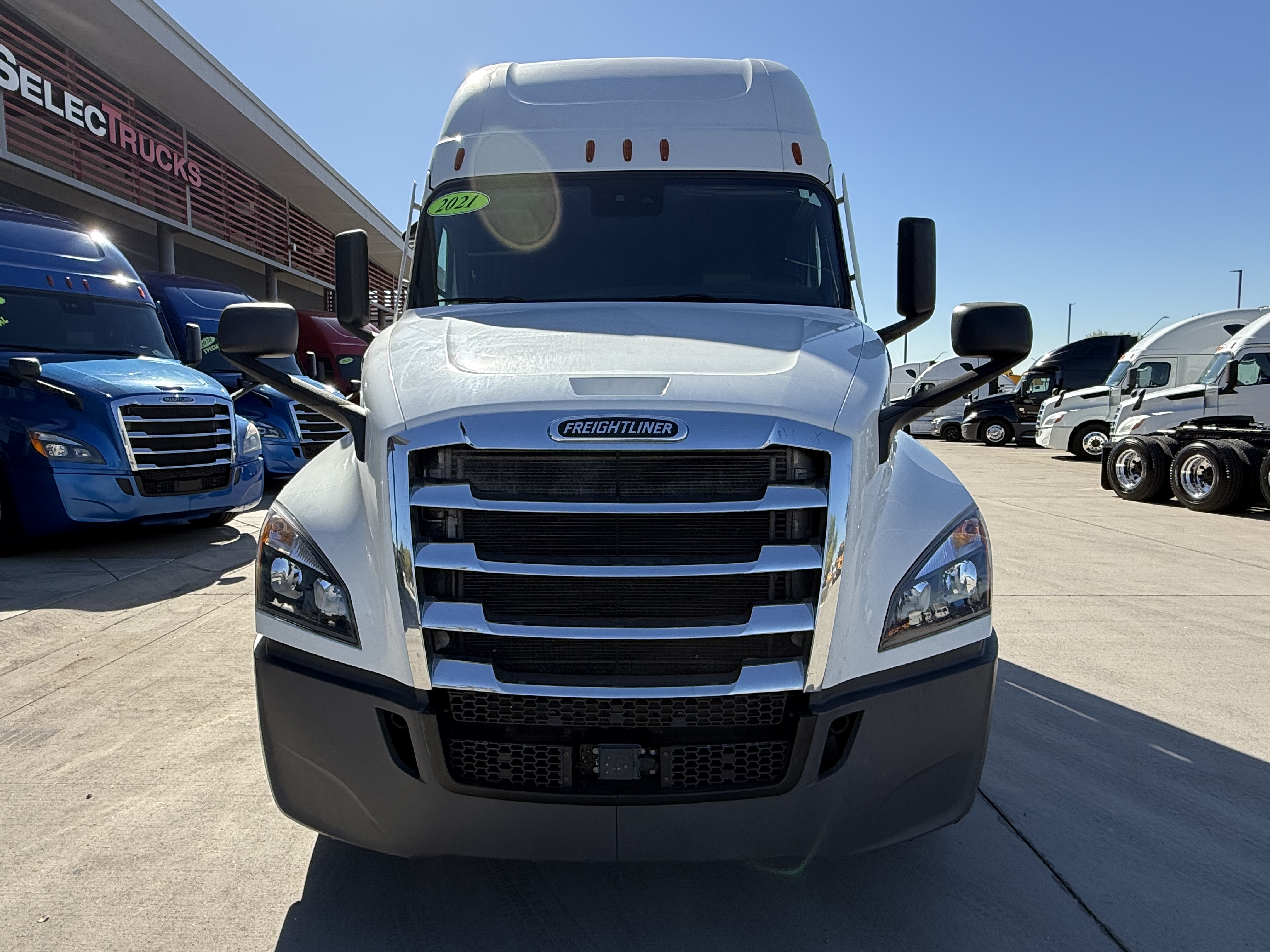 2021 FREIGHTLINER CASCADIA 126SLP - image 2