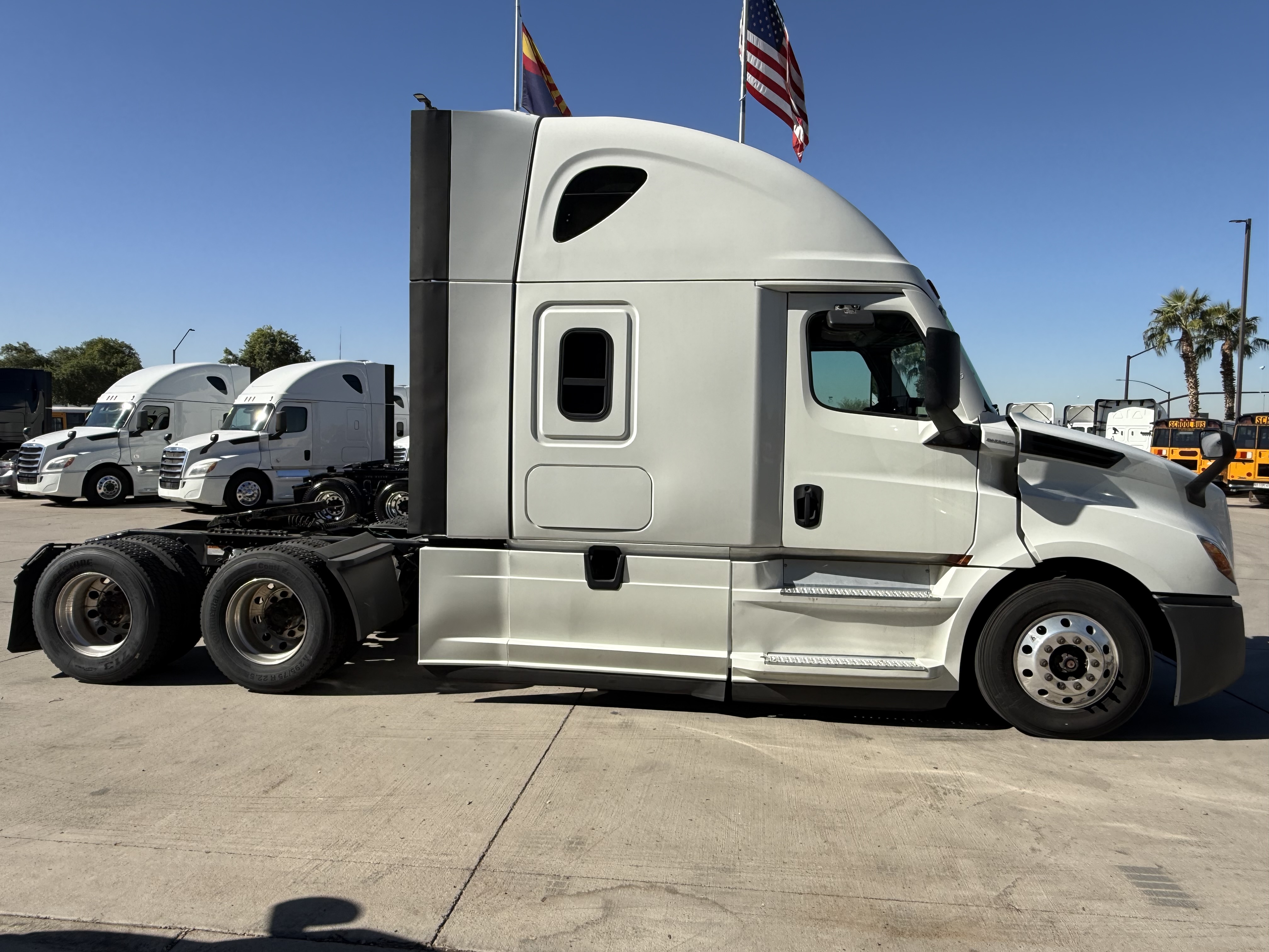 2021 FREIGHTLINER CASCADIA 126SLP - image 7